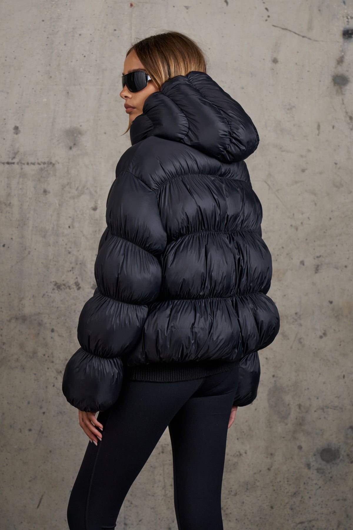 BUBBLE HOODED PUFFER COAT - BLACK