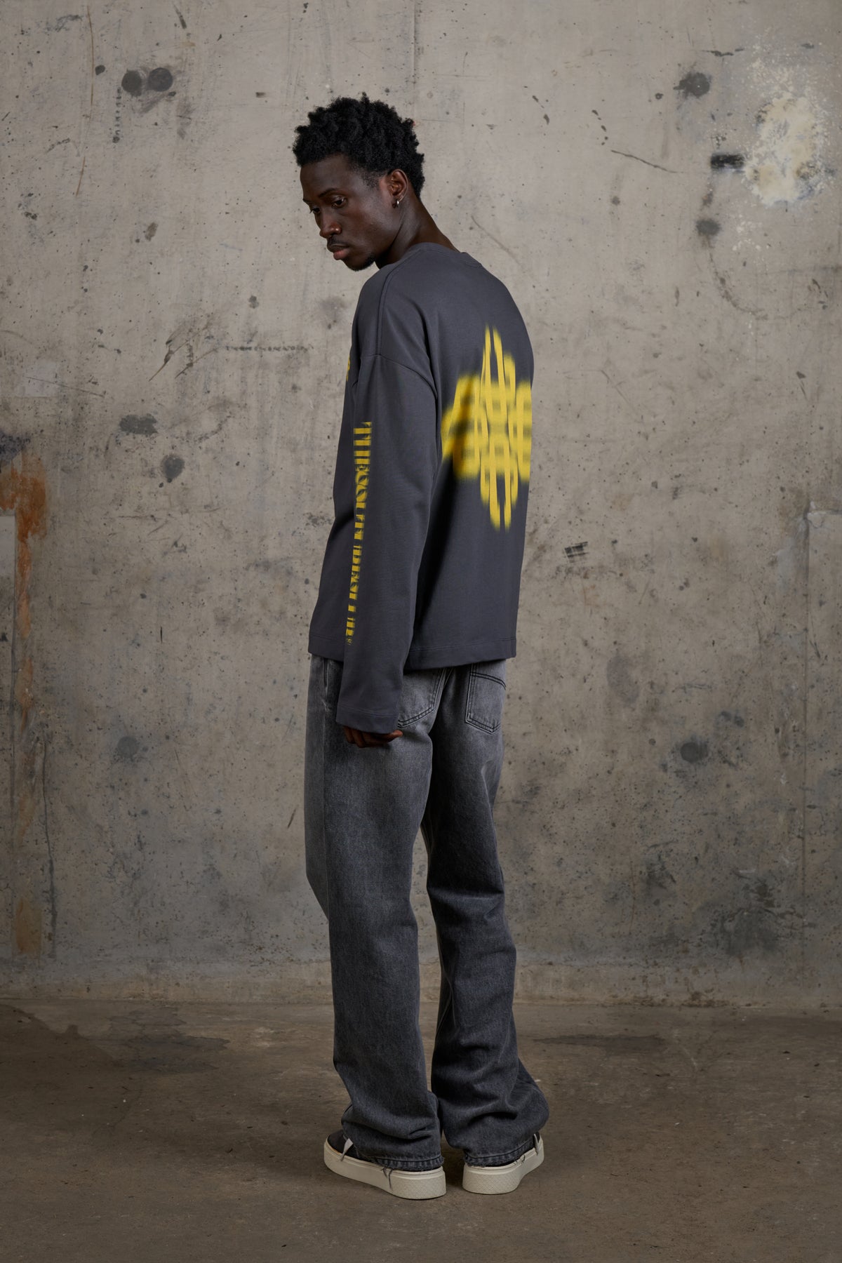 MOTION BLURRED LONG SLEEVE T-SHIRT - CHARCOAL/YELLOW