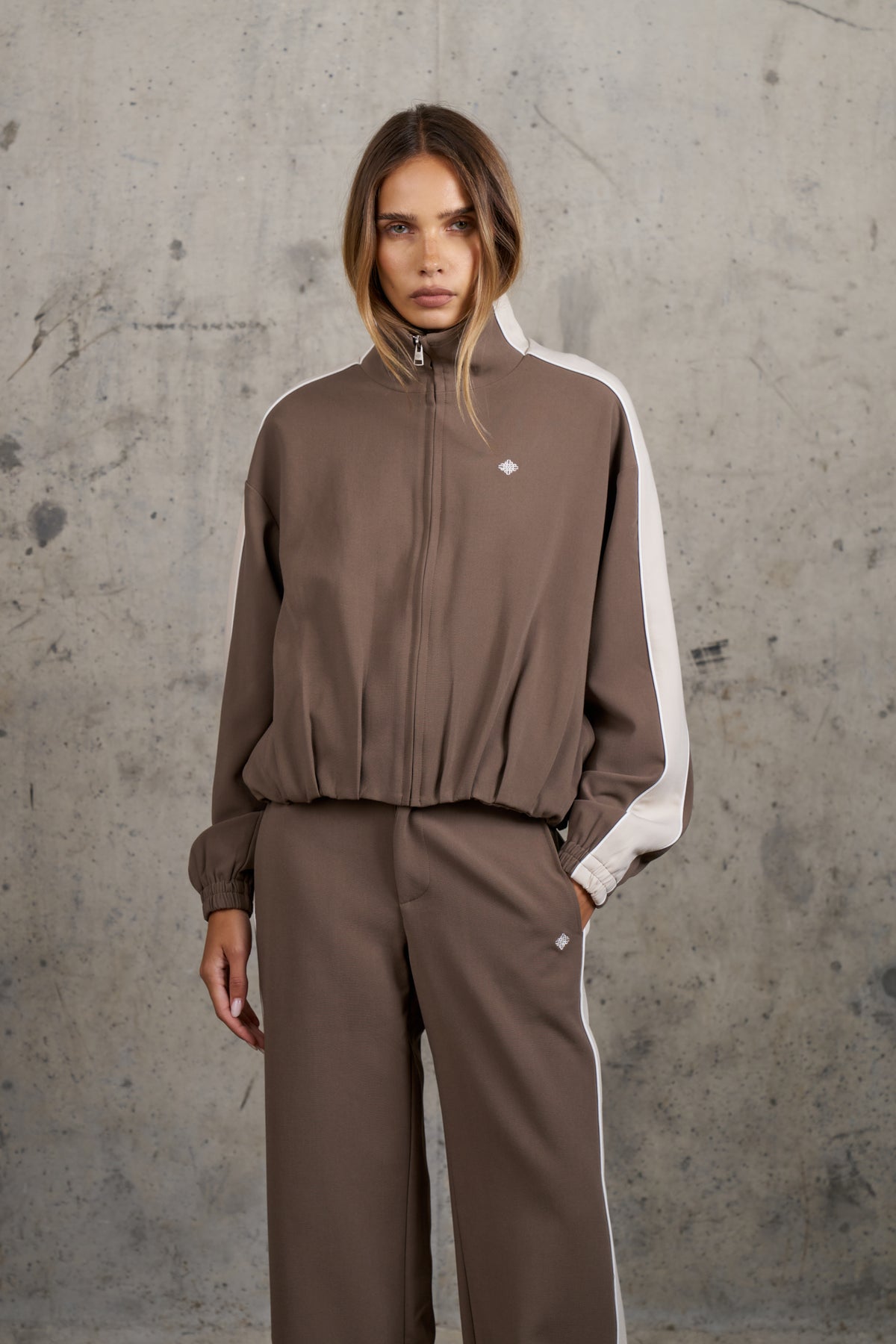 PANELLED TRACK TOP - BROWN