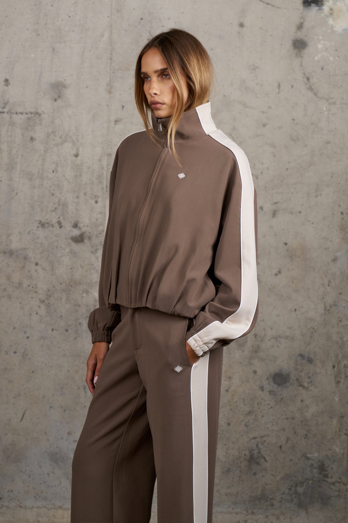 PANELLED TRACK TOP - BROWN