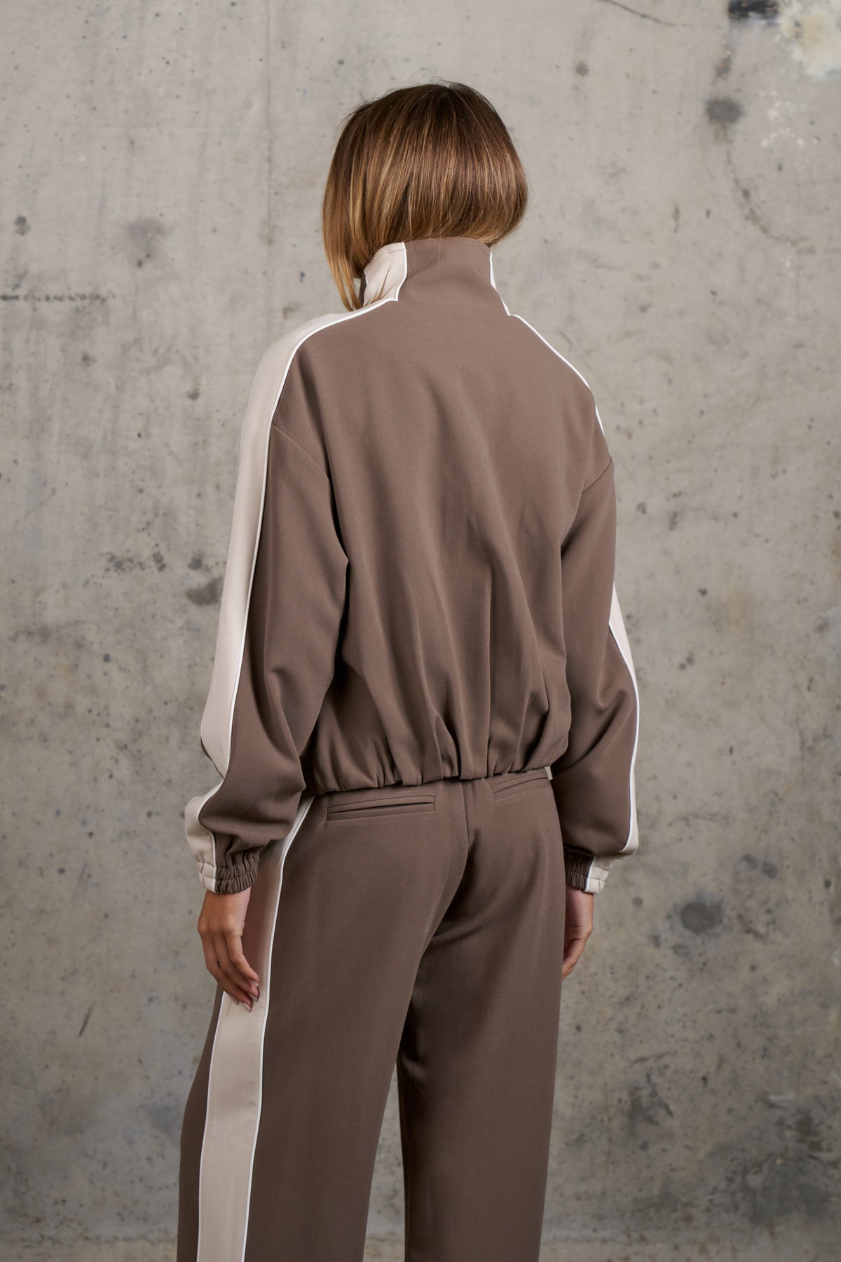PANELLED TRACK TOP - BROWN