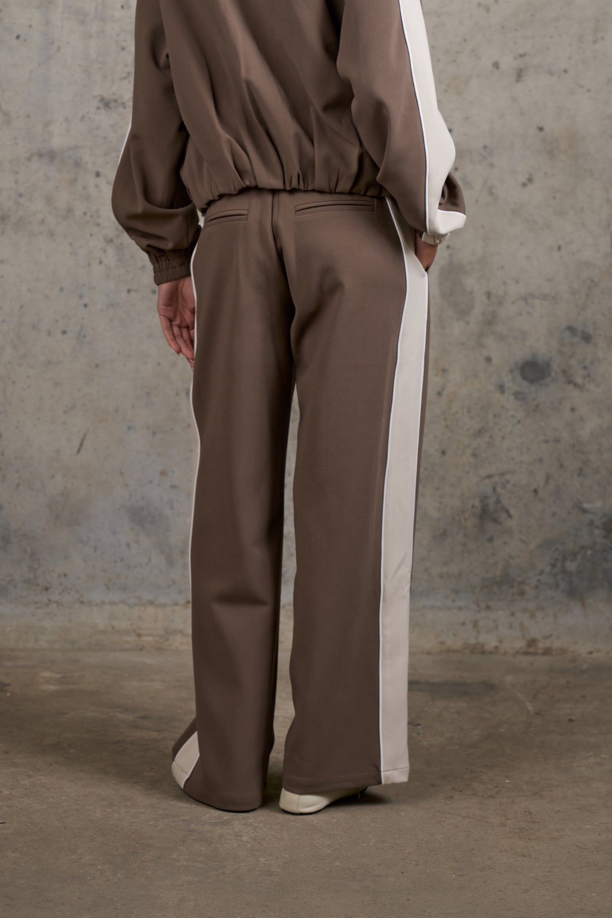 PANELLED WIDE LEG TROUSERS - BROWN