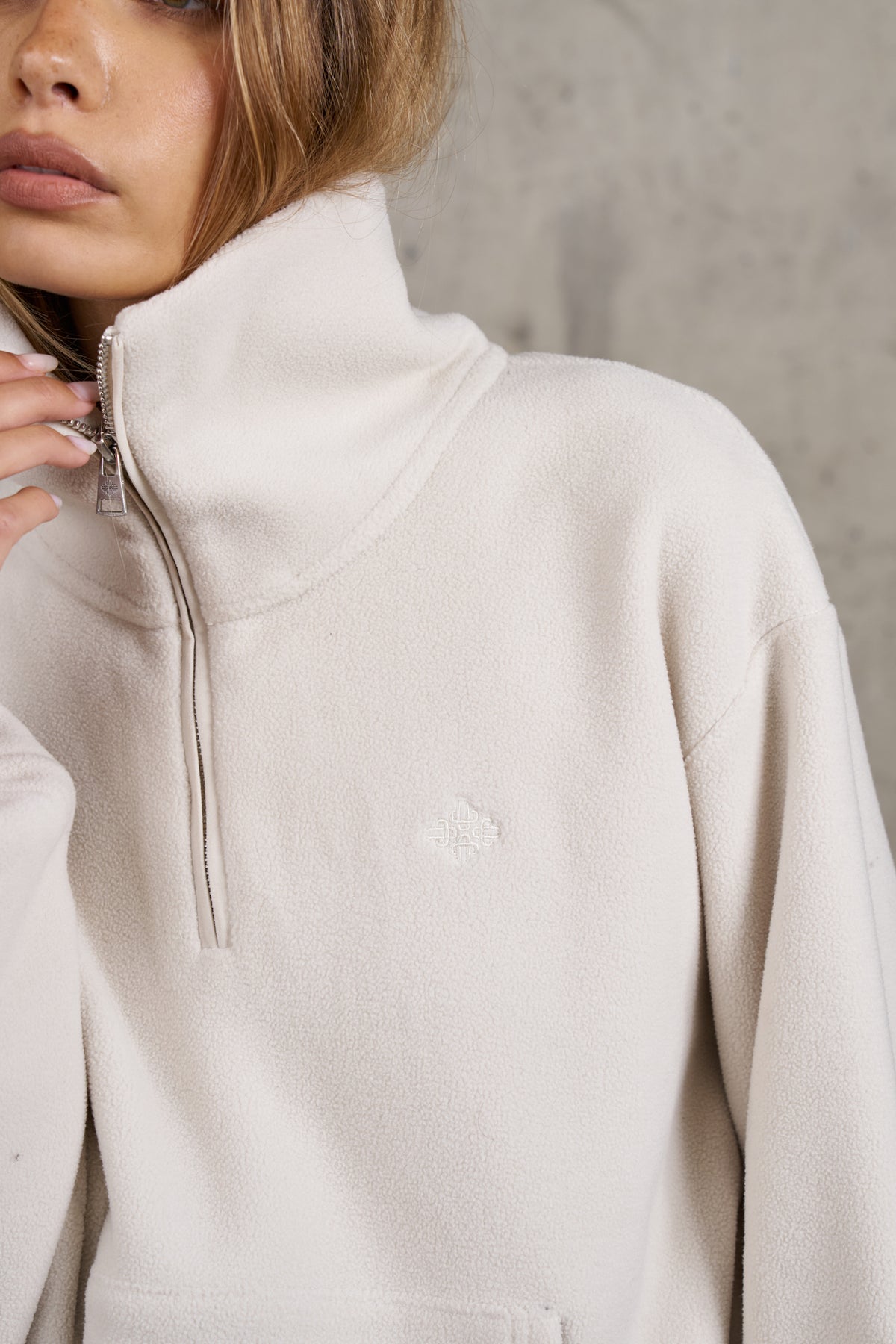 COMPACT FLEECE QUARTER ZIP - BONE
