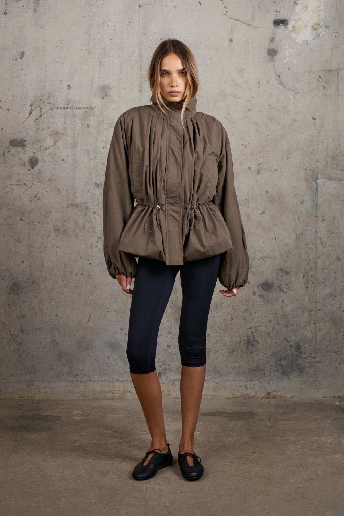 CINCHED WAIST FUNNEL NECK PADDED JACKET - BROWN