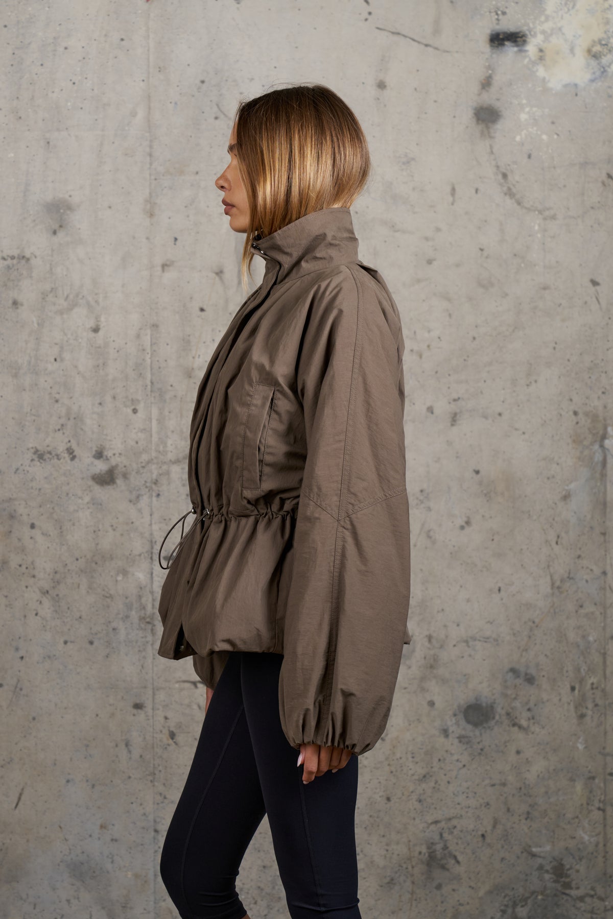 CINCHED WAIST FUNNEL NECK PADDED JACKET - BROWN