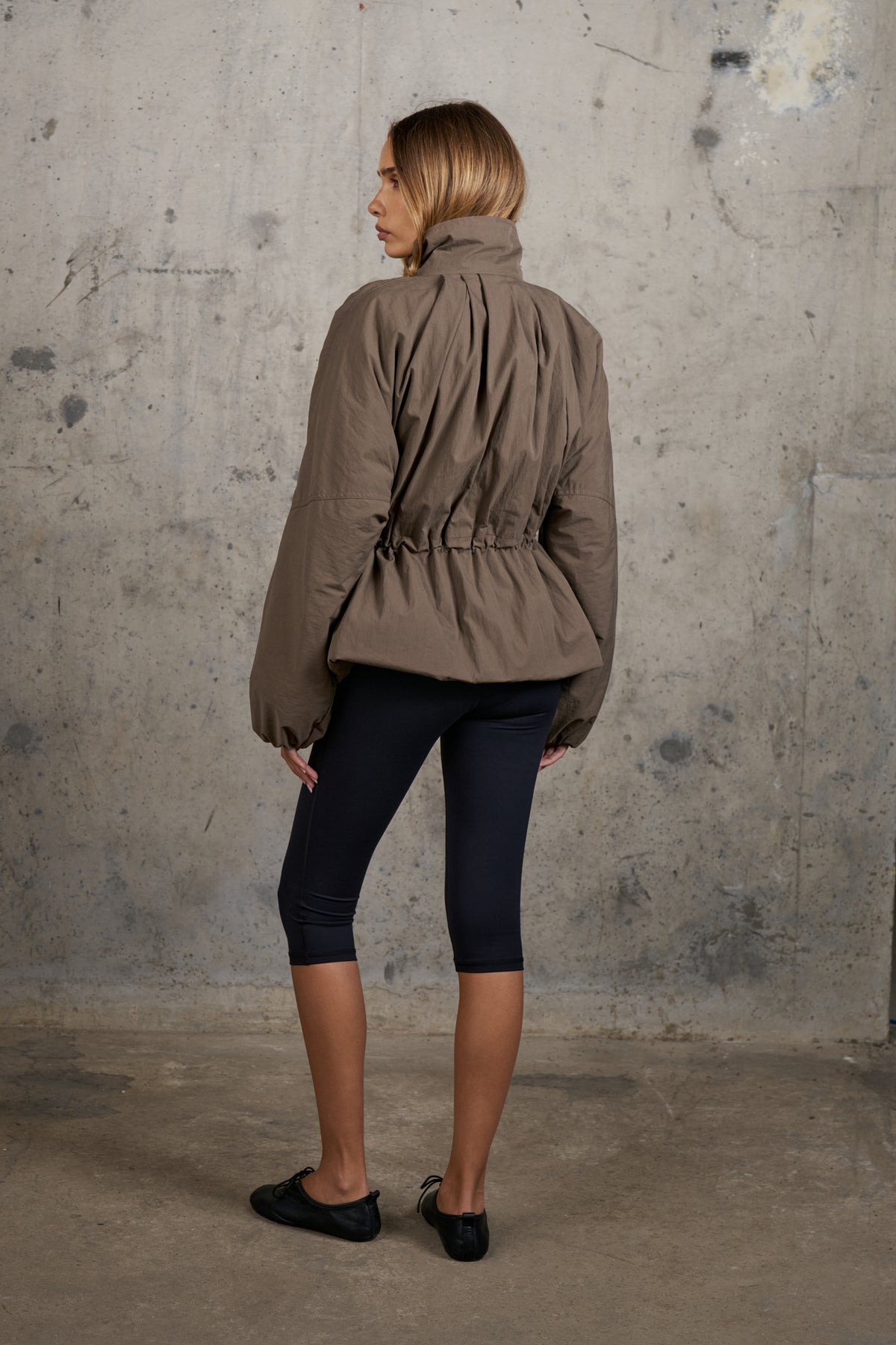 CINCHED WAIST FUNNEL NECK PADDED JACKET - BROWN