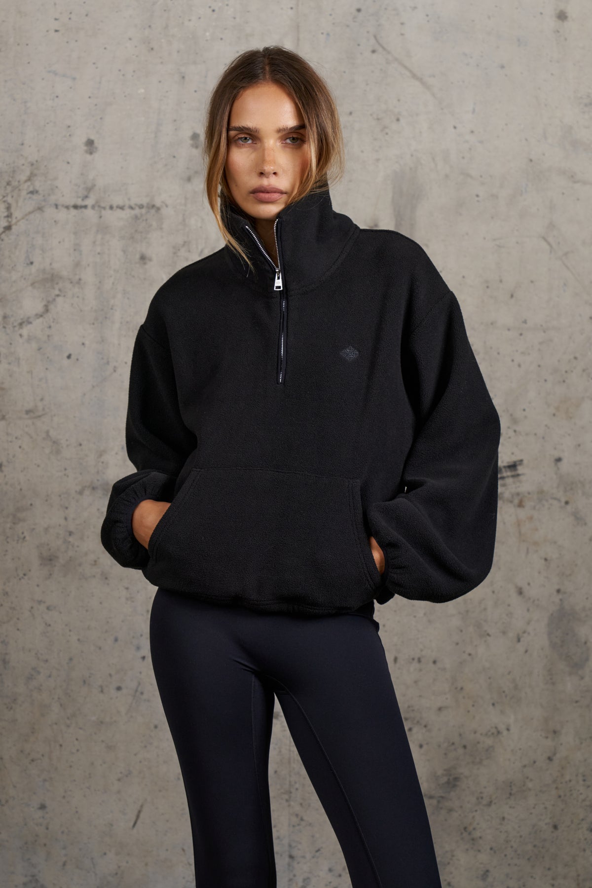 COMPACT FLEECE QUARTER ZIP - BLACK