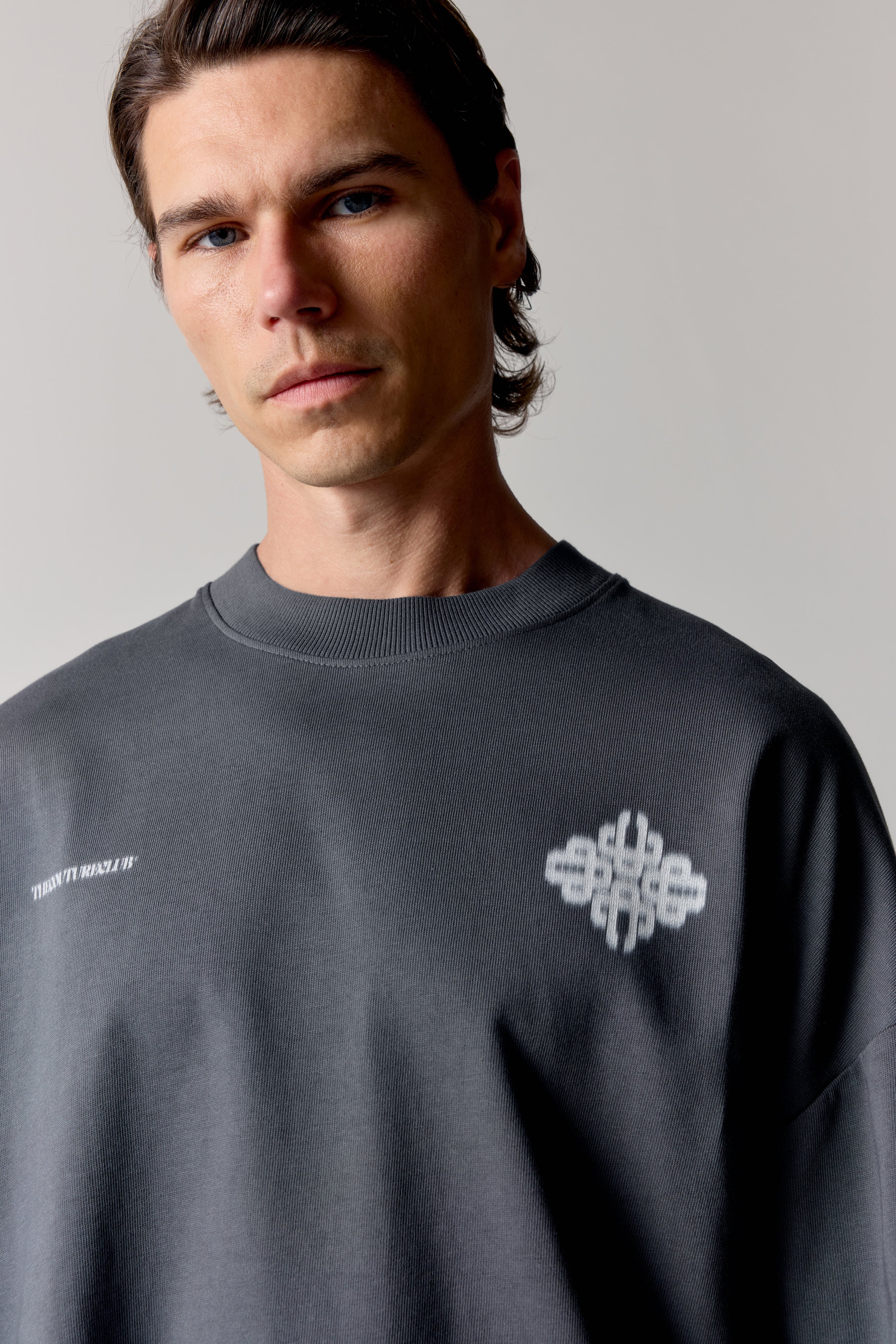 MOTION BLURRED LONG SLEEVE T-SHIRT - CHARCOAL