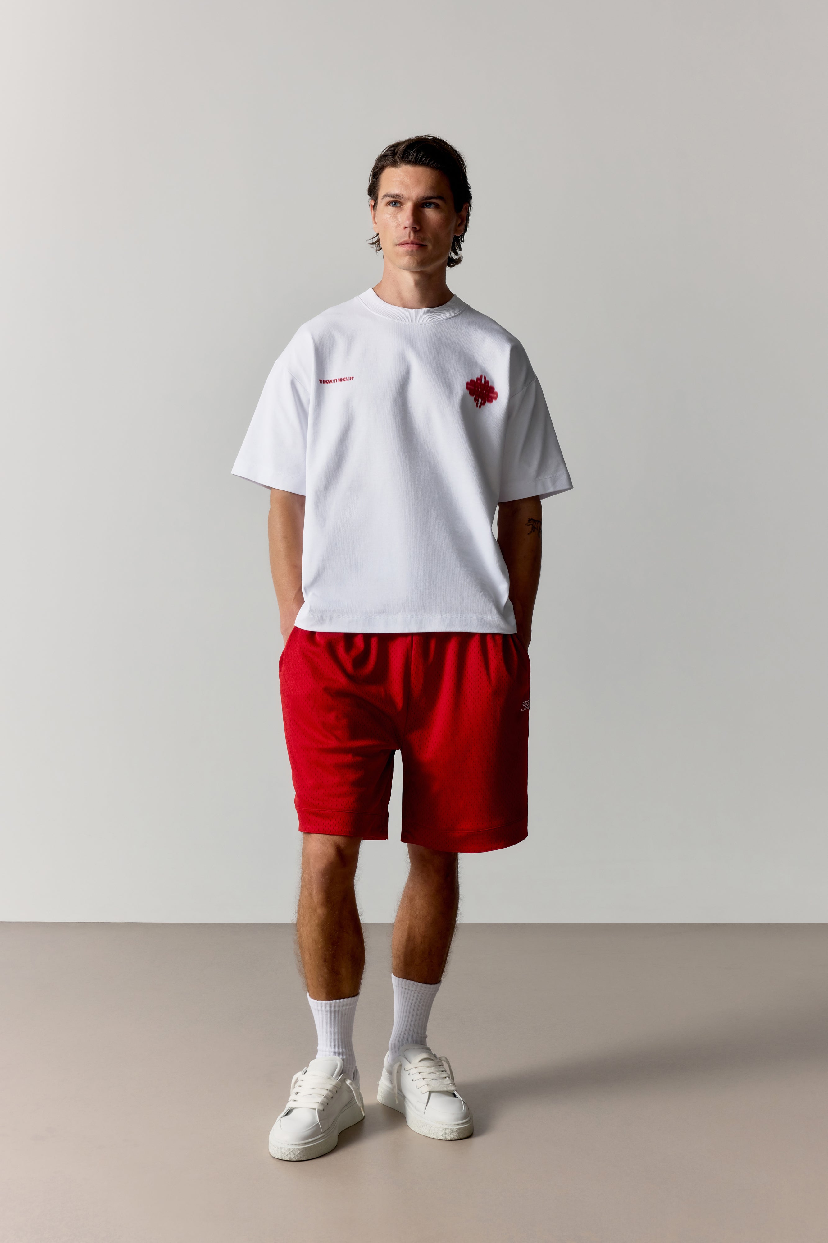 MOTION BLURRED EMBLEM T-SHIRT - RED