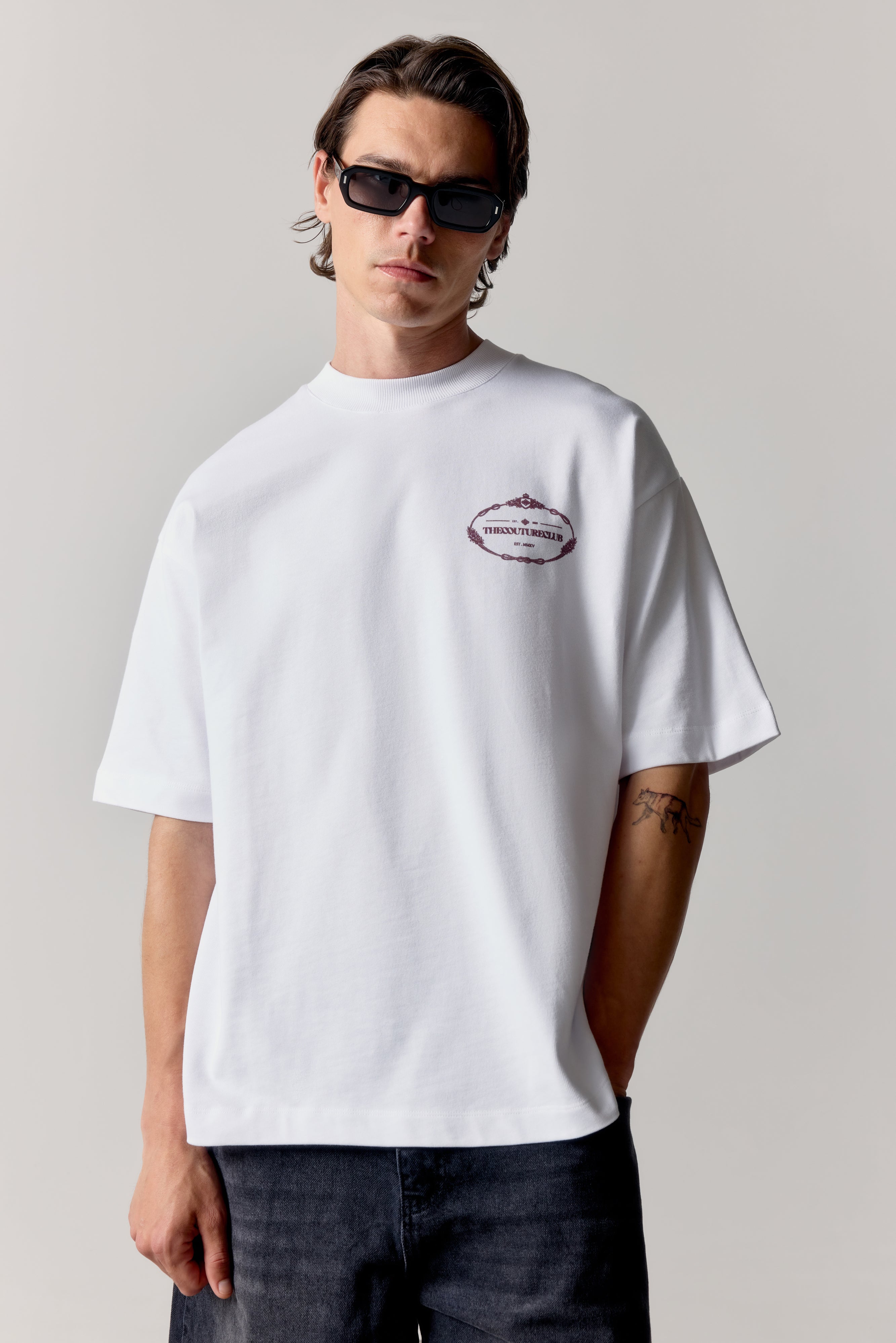 COPYRIGHT CREST GRAPHIC T-SHIRT - BURGUNDY