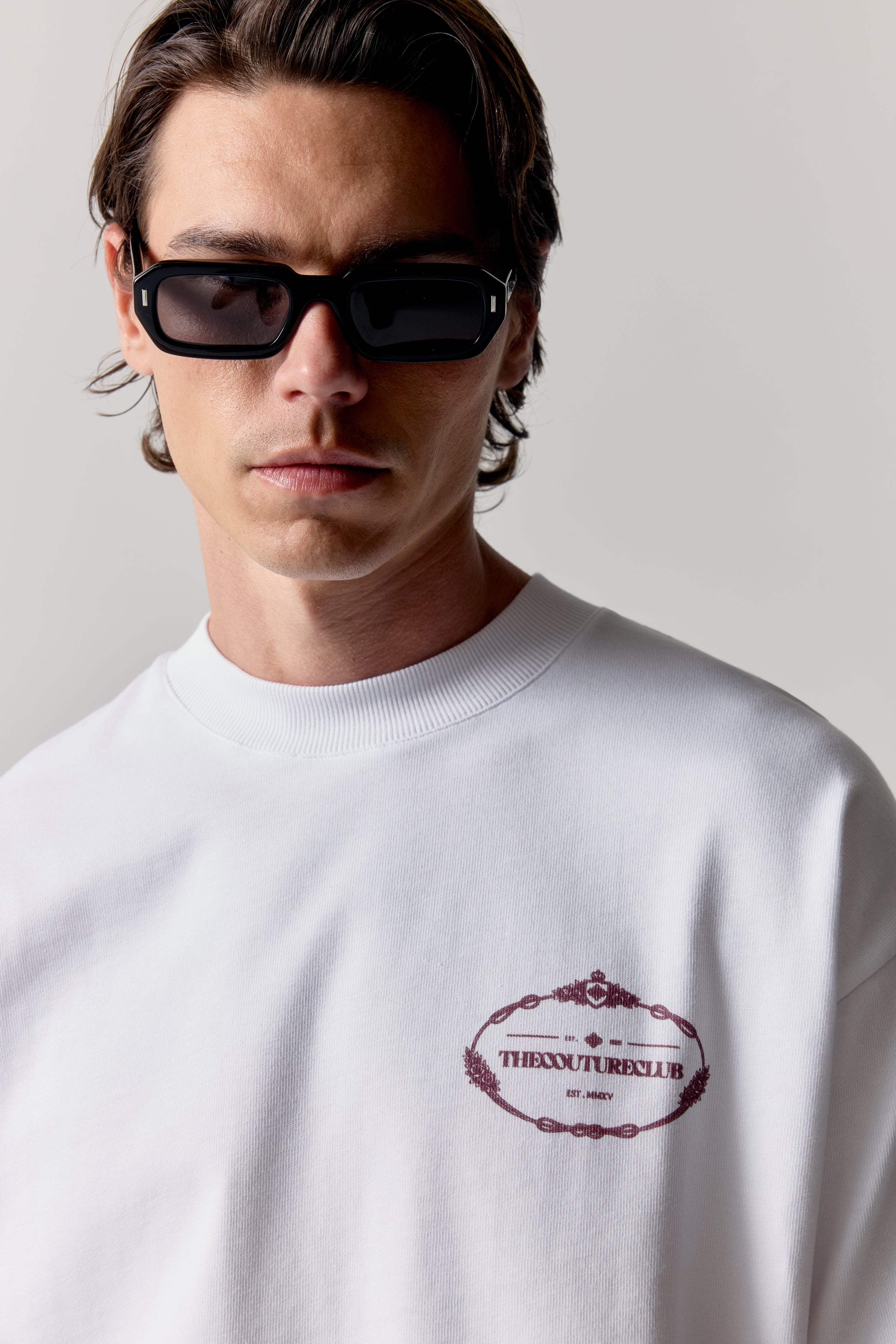 COPYRIGHT CREST GRAPHIC T-SHIRT - BURGUNDY