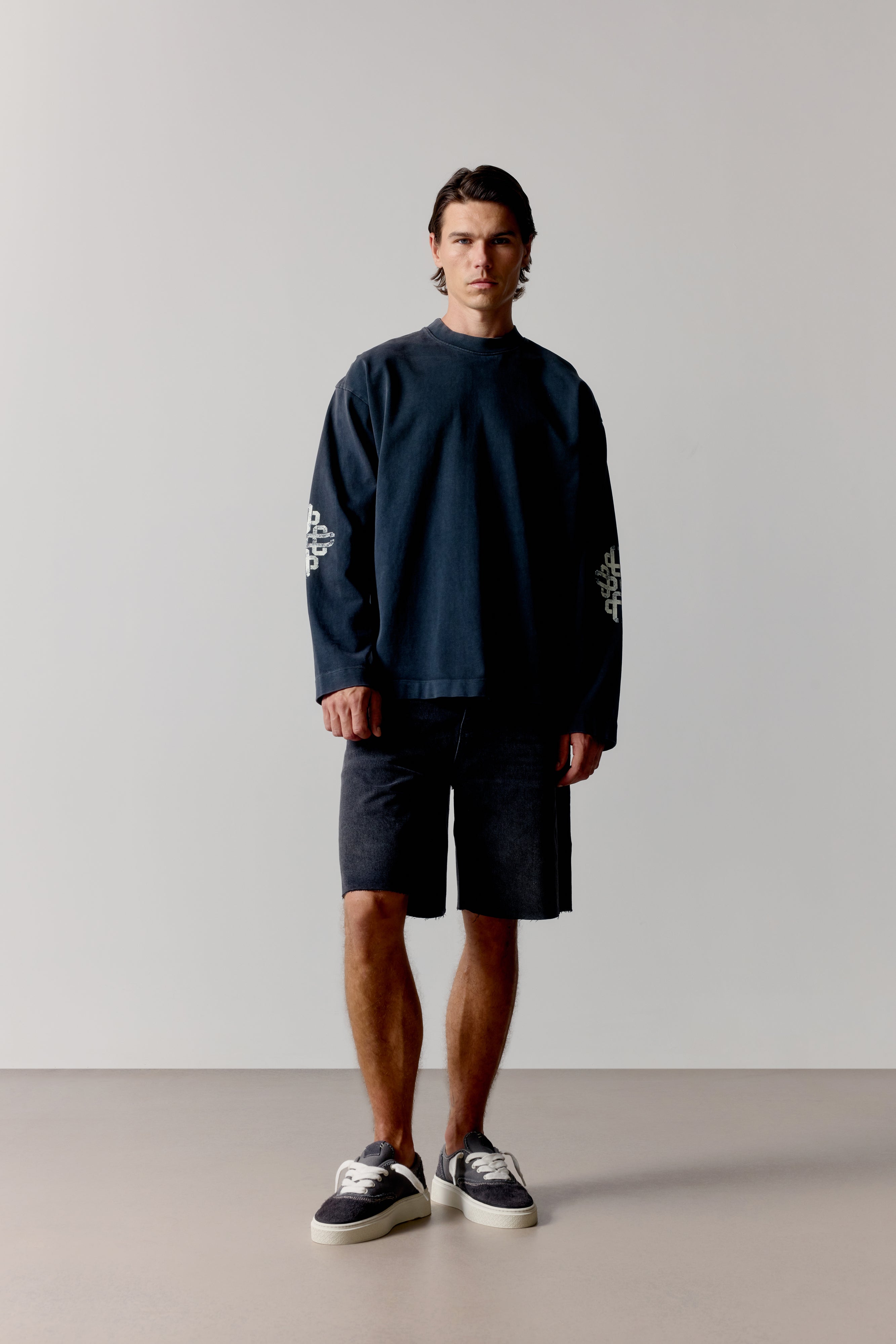 WASHED EMBLEM PRINT LONG SLEEVE T-SHIRT - NAVY