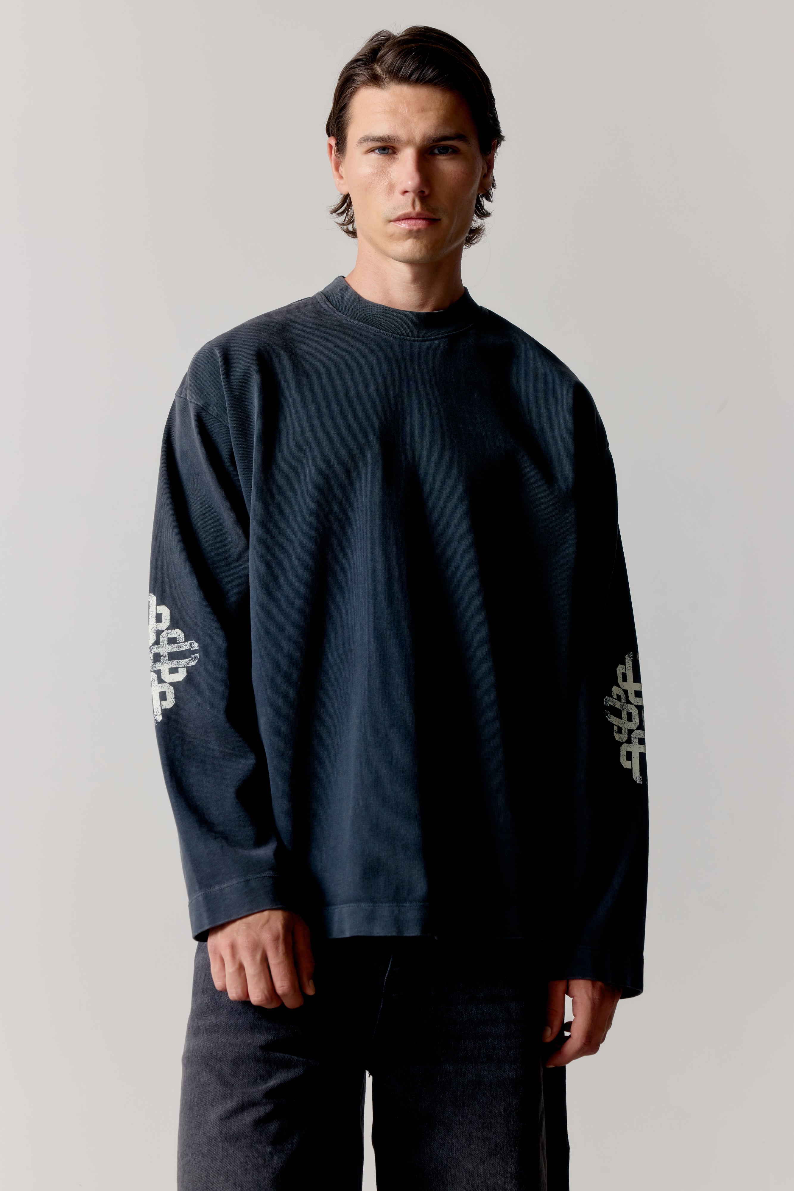 WASHED EMBLEM PRINT LONG SLEEVE T-SHIRT - NAVY