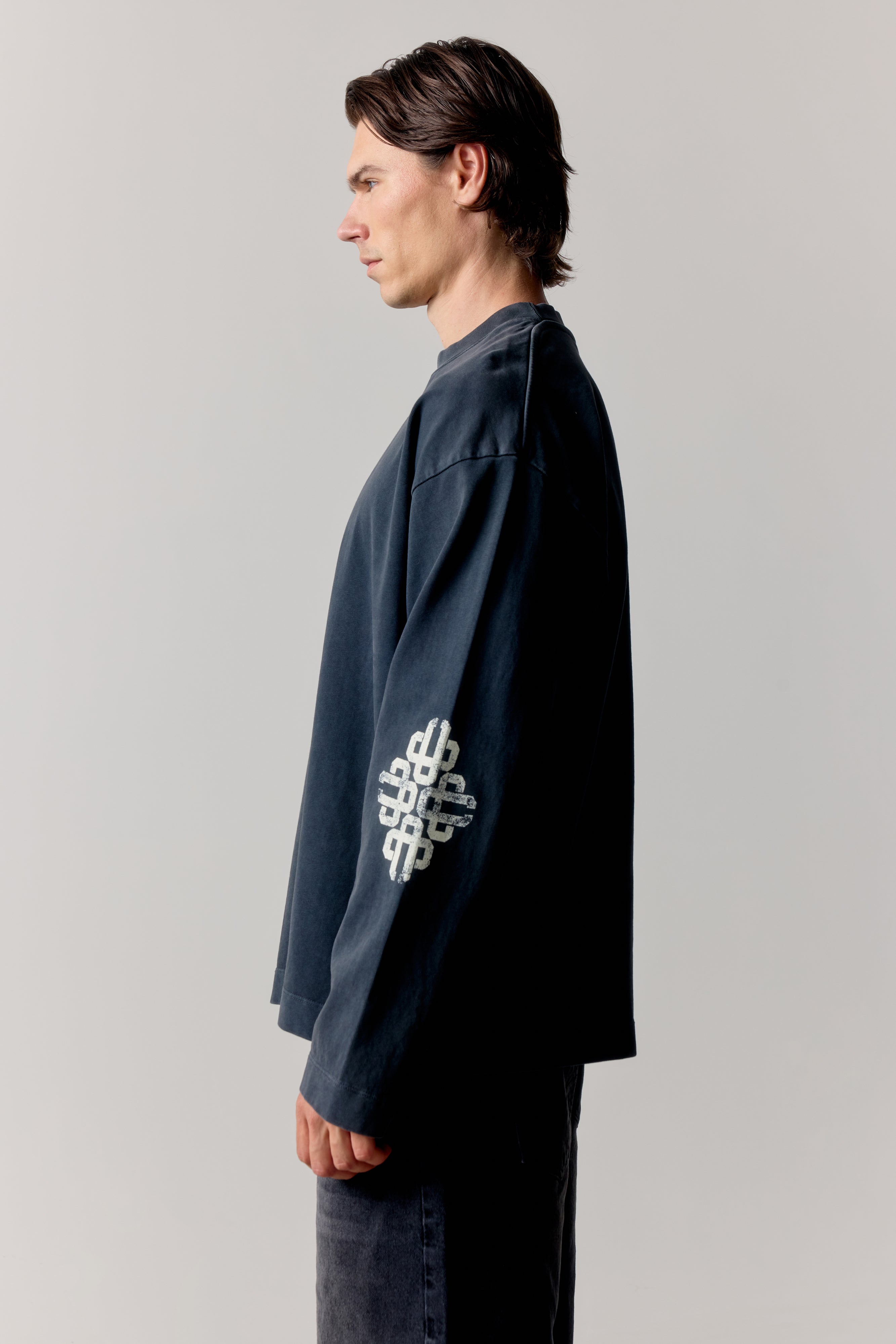 WASHED EMBLEM PRINT LONG SLEEVE T-SHIRT - NAVY