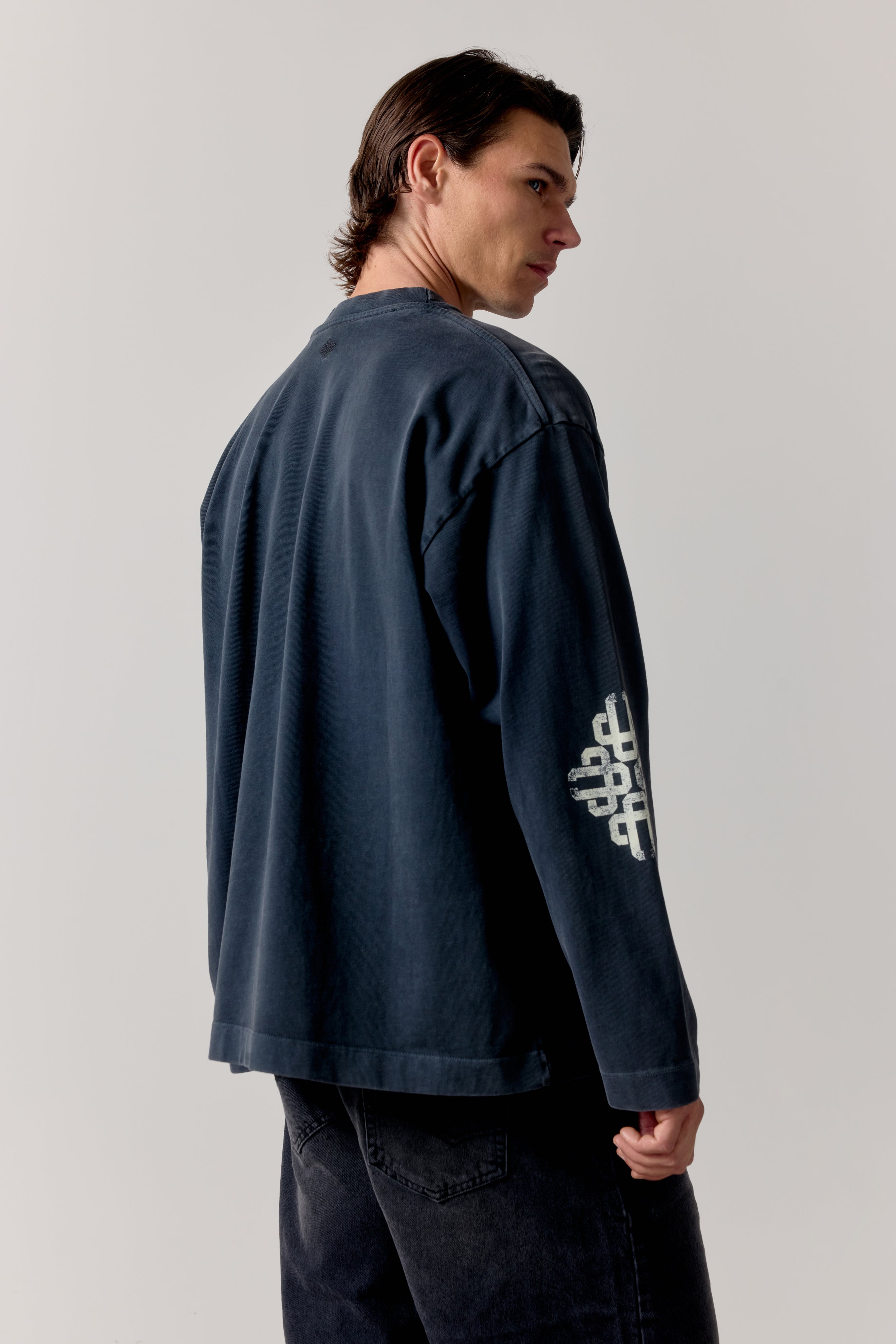 WASHED EMBLEM PRINT LONG SLEEVE T-SHIRT - NAVY