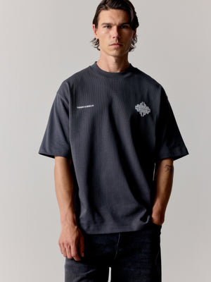 MOTION BLURRED EMBLEM T-SHIRT - CHARCOAL