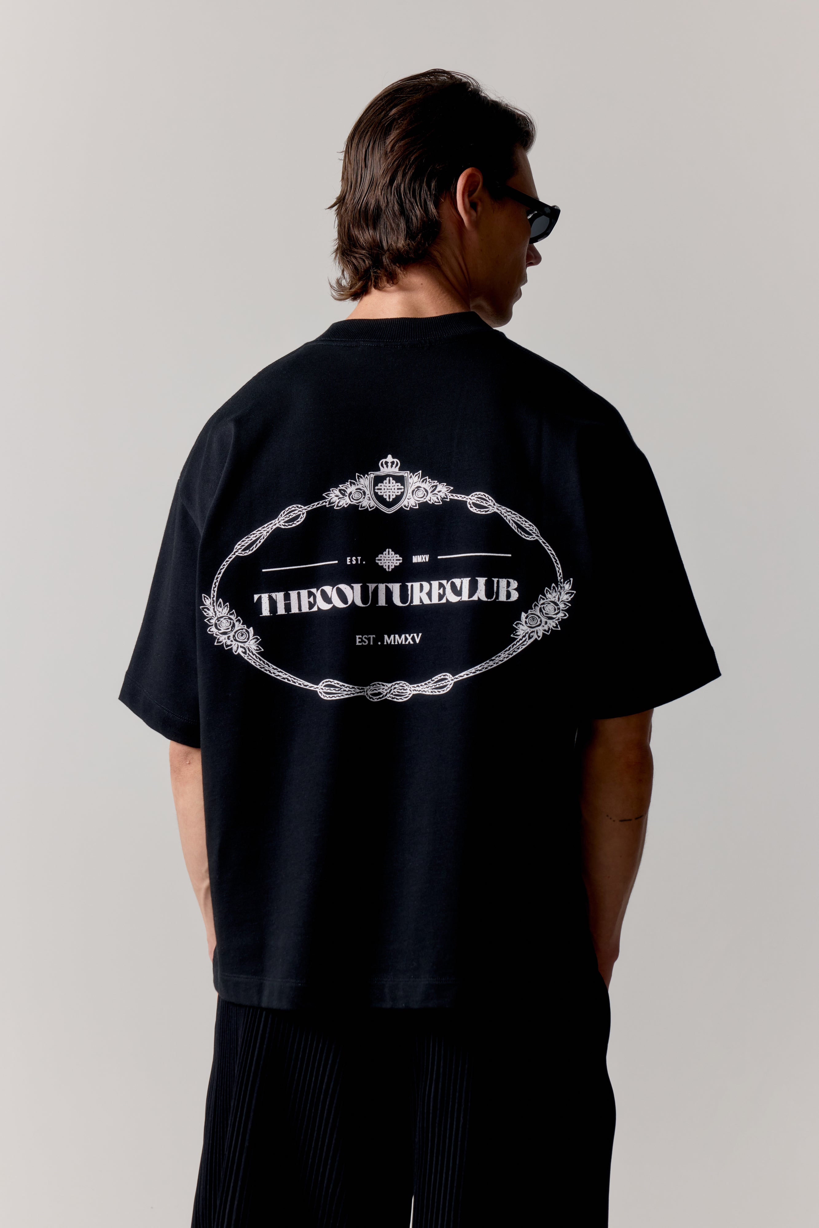 COPYRIGHT CREST GRAPHIC T-SHIRT - BLACK