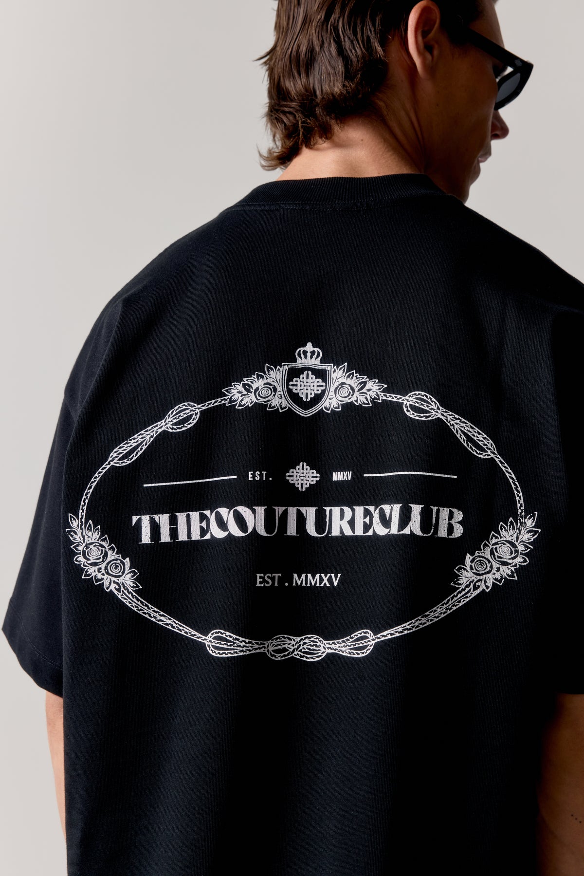 COPYRIGHT CREST GRAPHIC T-SHIRT - BLACK
