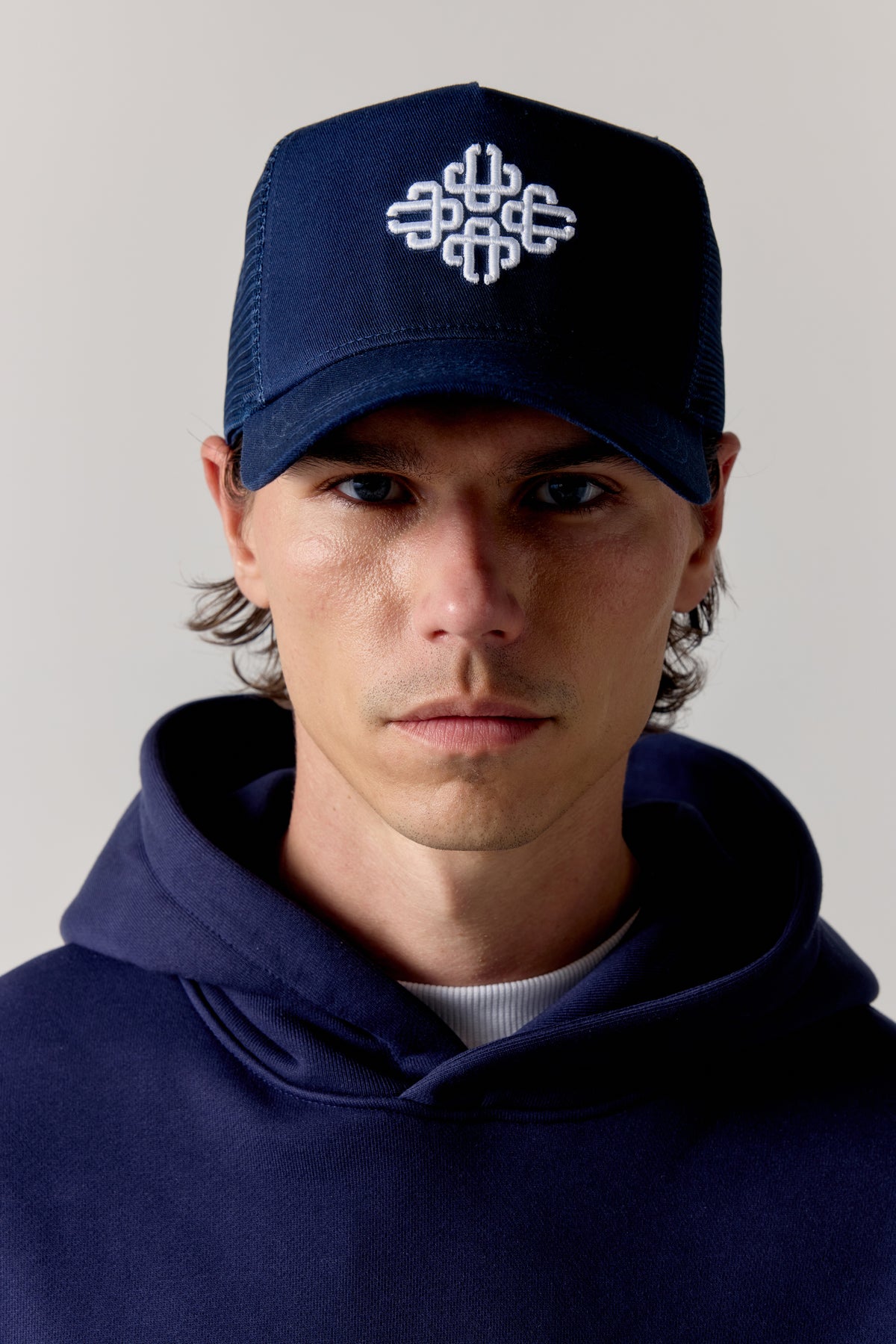 EMBLEM EMBROIDERED MESH BACK CAP - NAVY