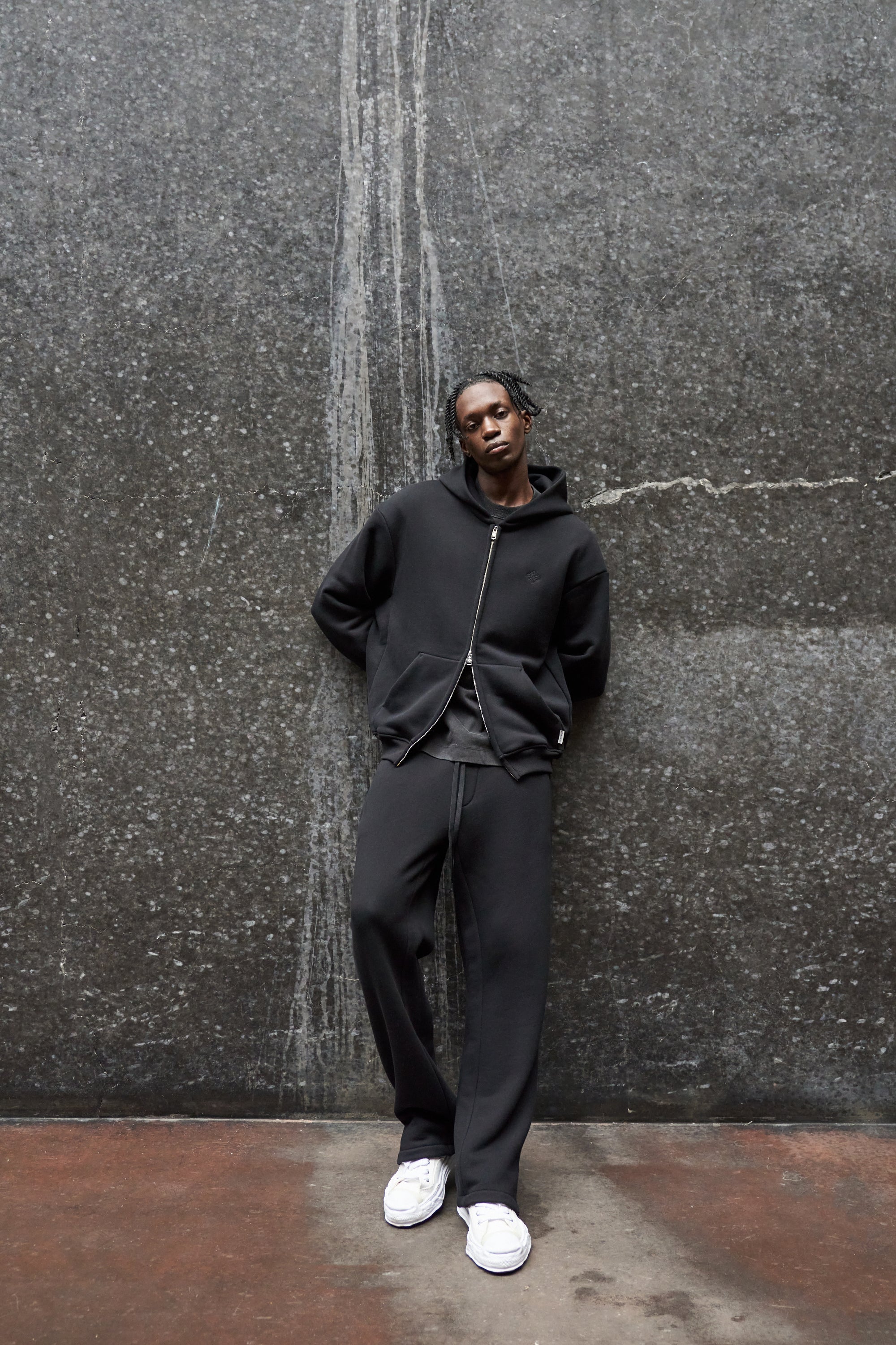 LAUNDERED CLASSICS JOGGERS - WASHED BLACK
