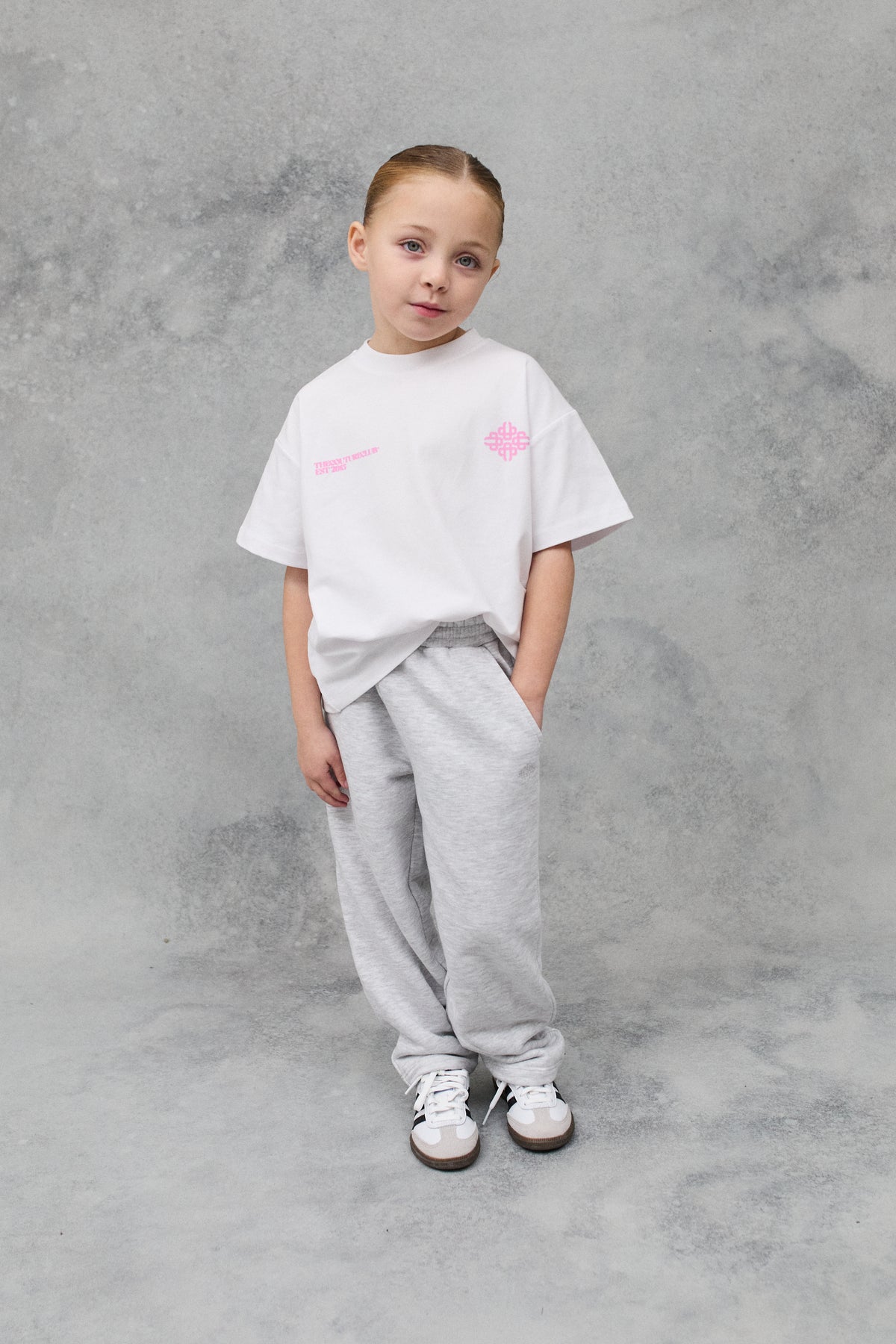 JNR BLURRED GRAPHIC EMBLEM T-SHIRT - WHITE/PINK