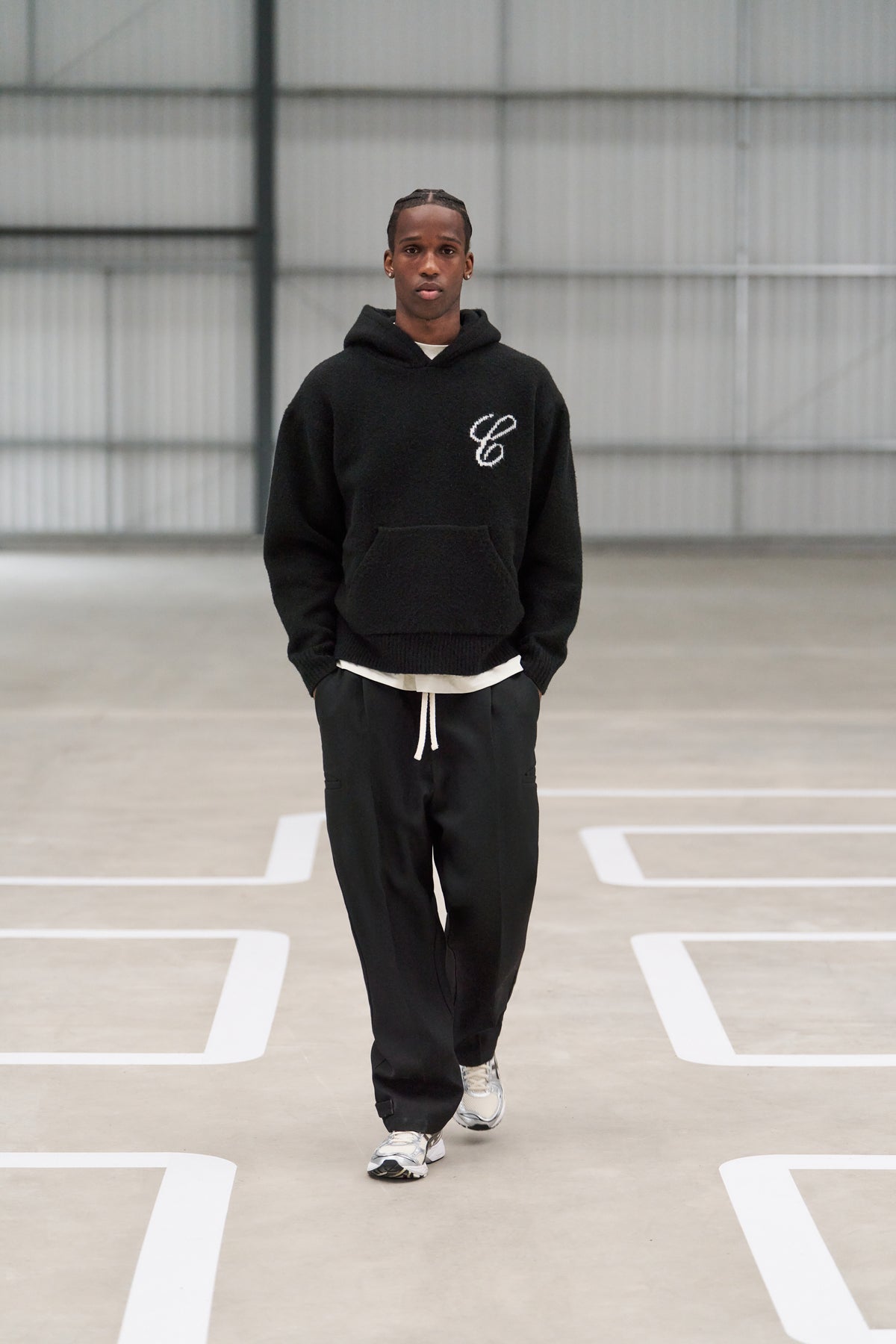 SCRIPT LOGO GRAPHIC KNITTED HOODIE - BLACK – The Couture Club