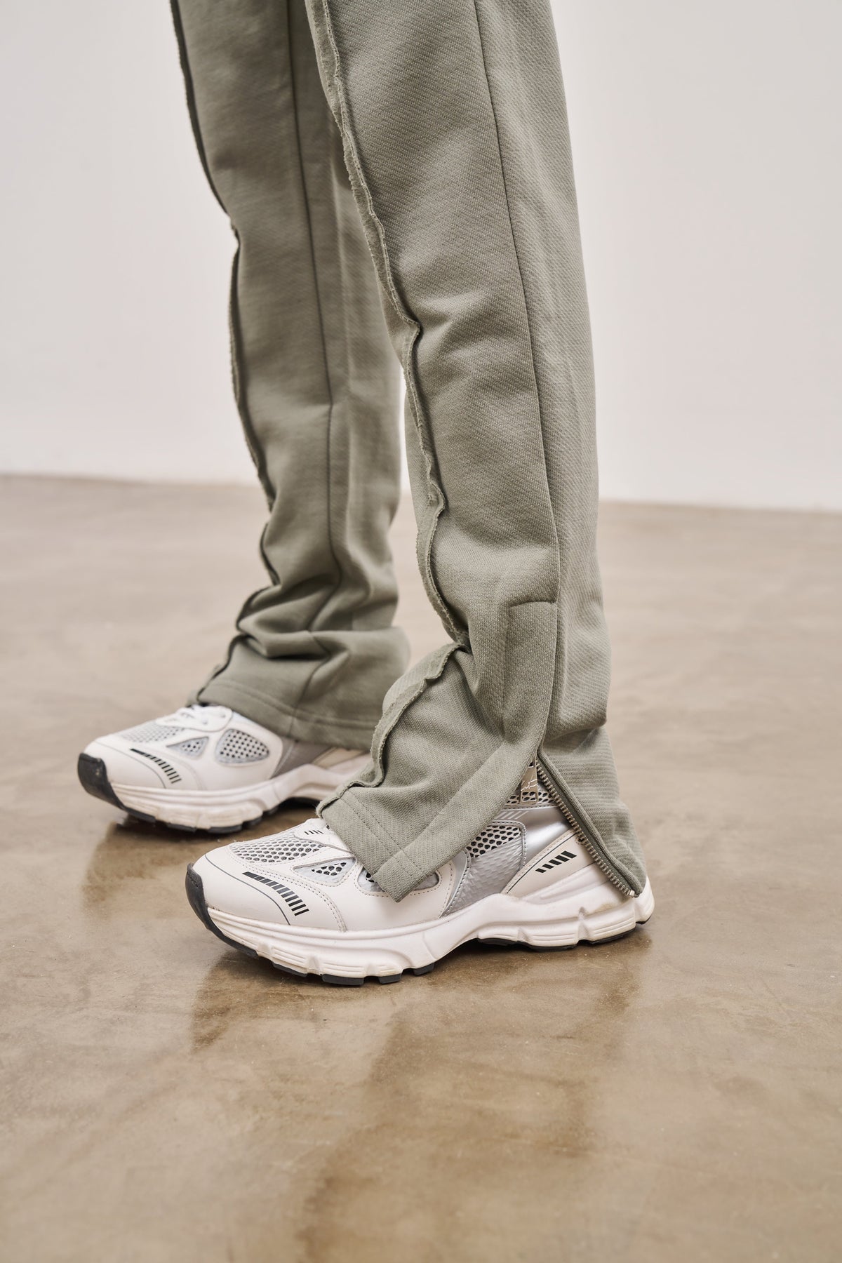 RAW SEAM STRAIGHT LEG JOGGERS - DARK SAGE