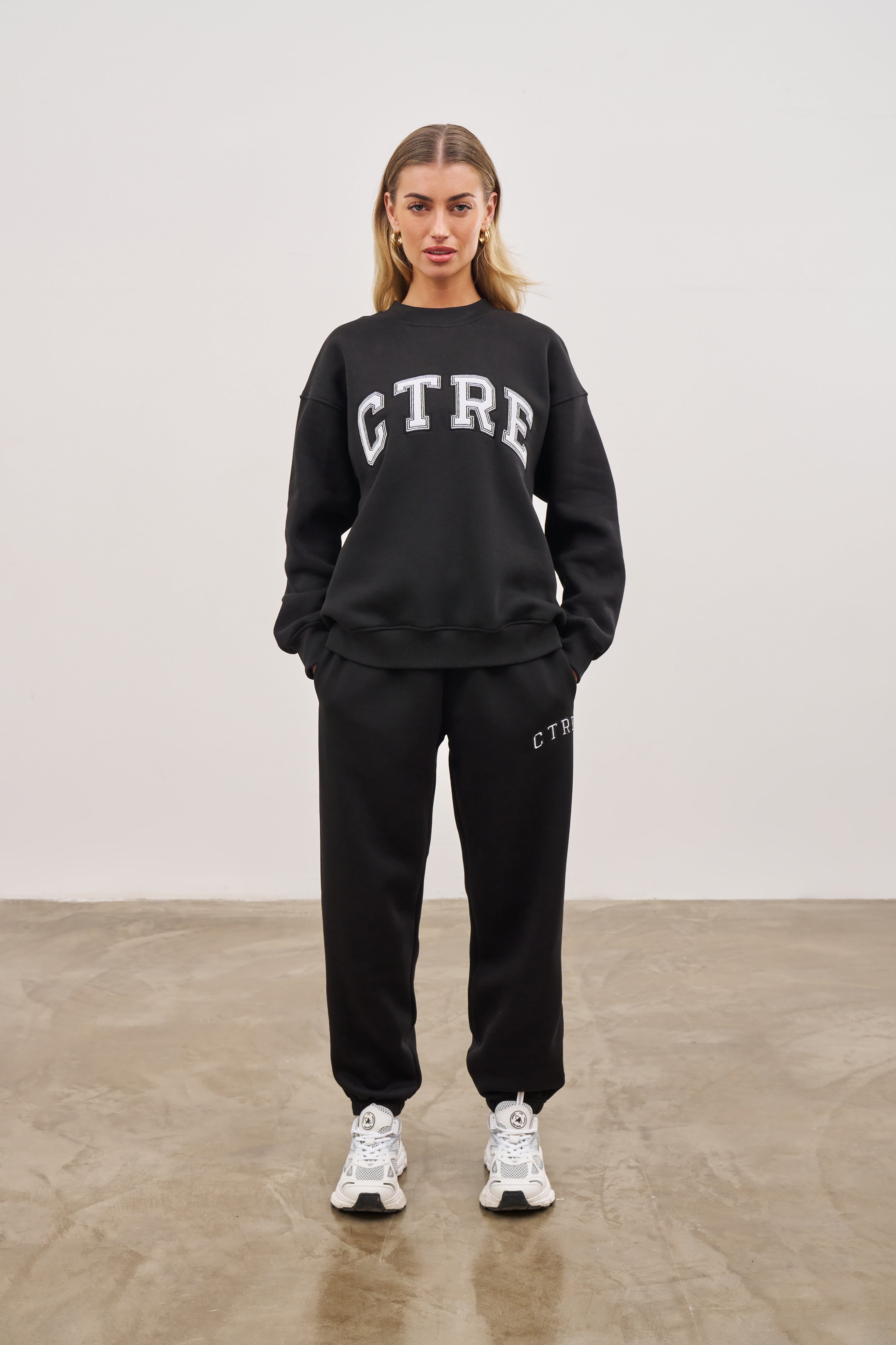 CTRE RELAXED JOGGERS - BLACK – The Couture Club