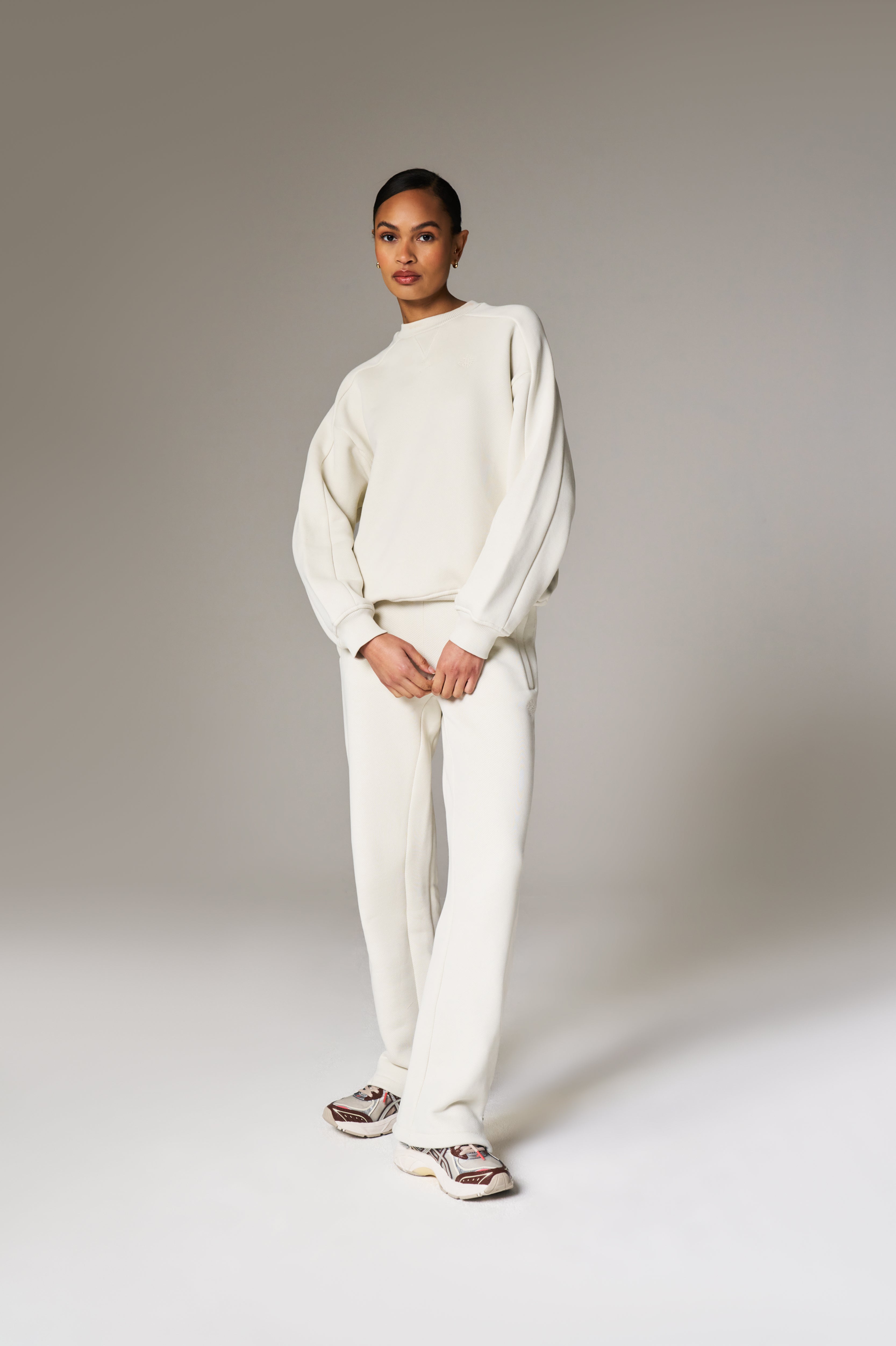 LAUNDERED CLASSICS STRAIGHT LEG JOGGERS - ECRU