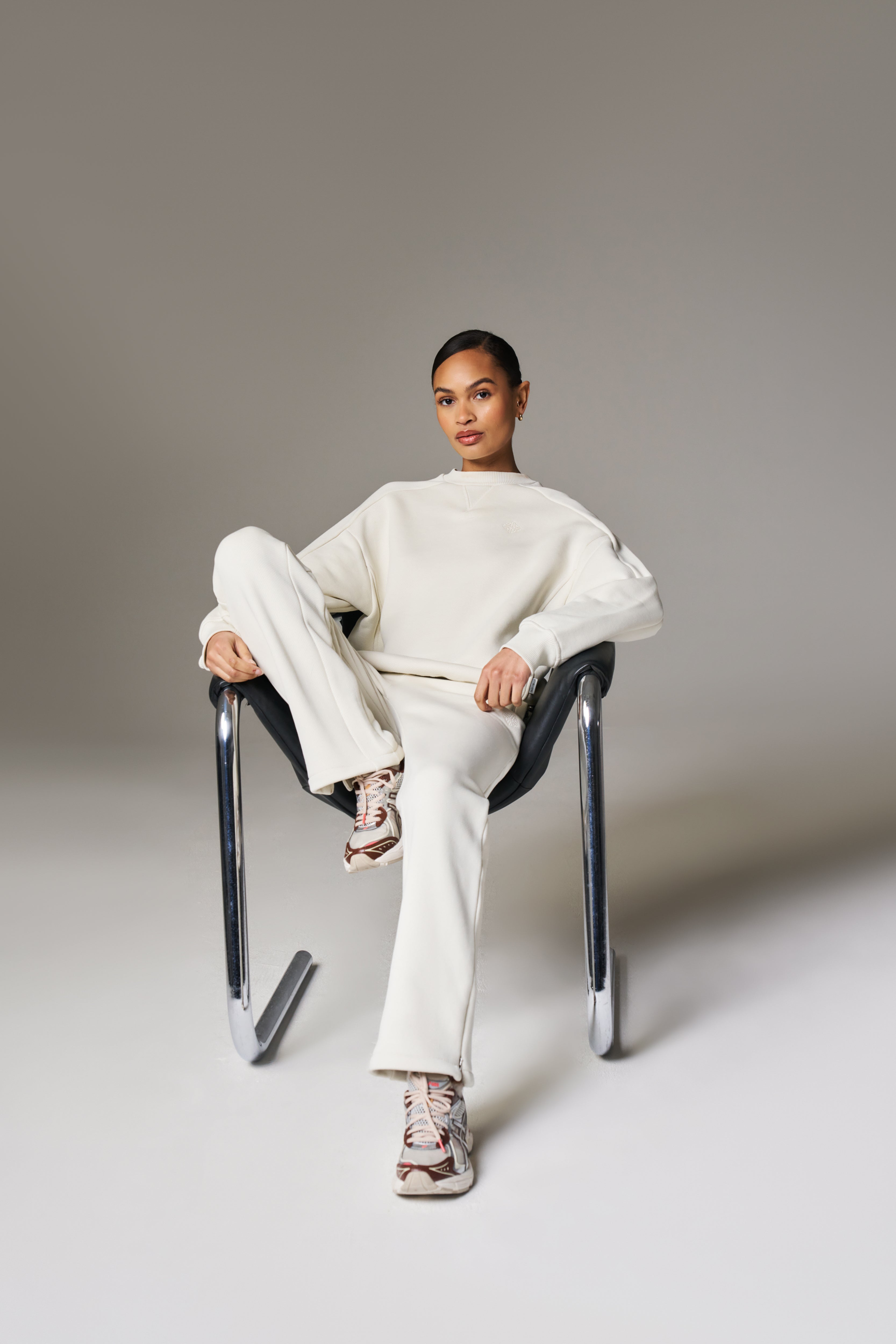 LAUNDERED CLASSICS STRAIGHT LEG JOGGERS - ECRU