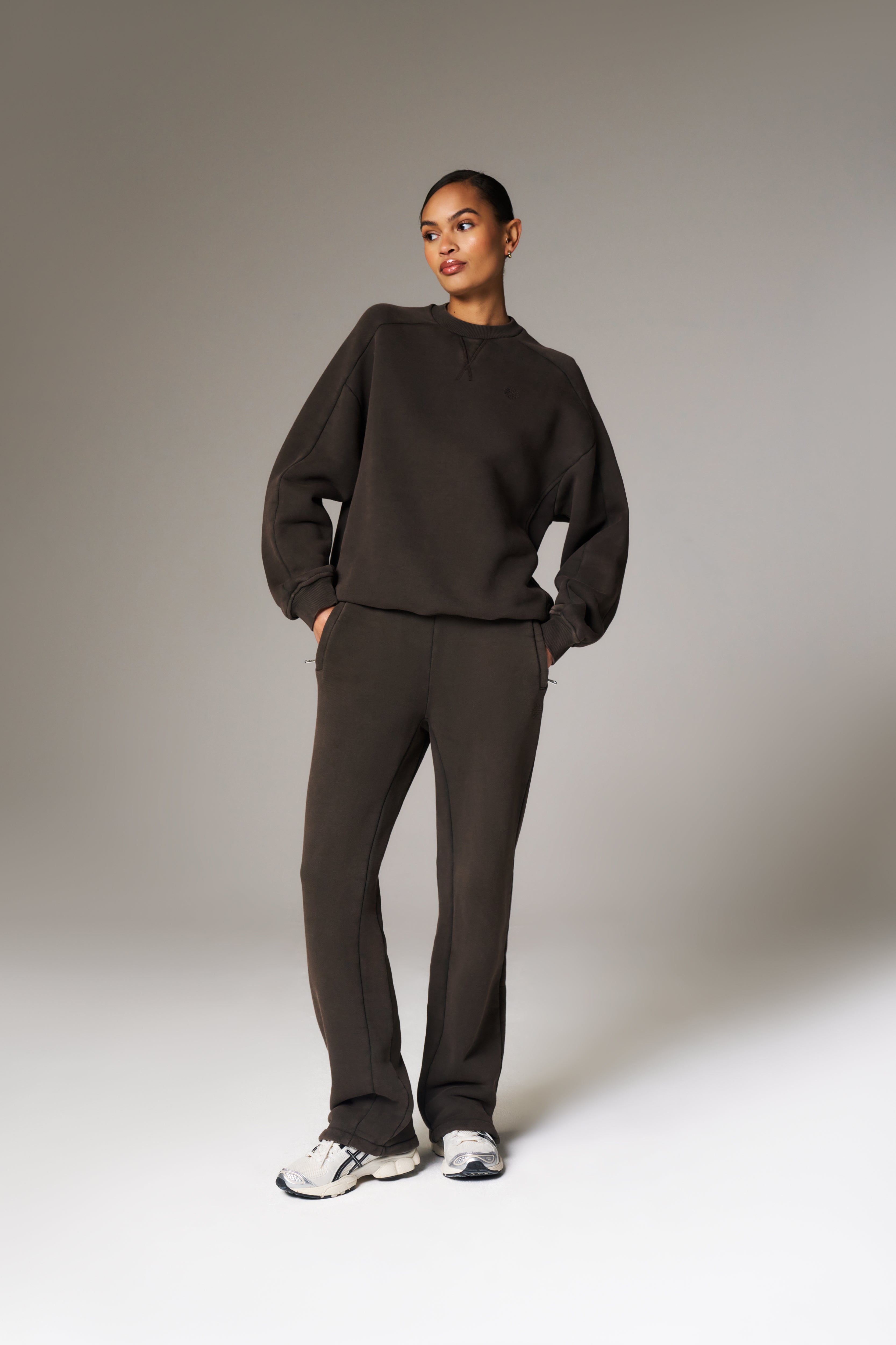 LAUNDERED CLASSICS STRAIGHT LEG JOGGERS - WASHED BROWN