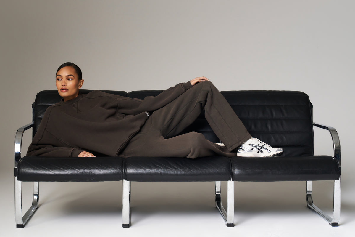 LAUNDERED CLASSICS STRAIGHT LEG JOGGERS - WASHED BROWN