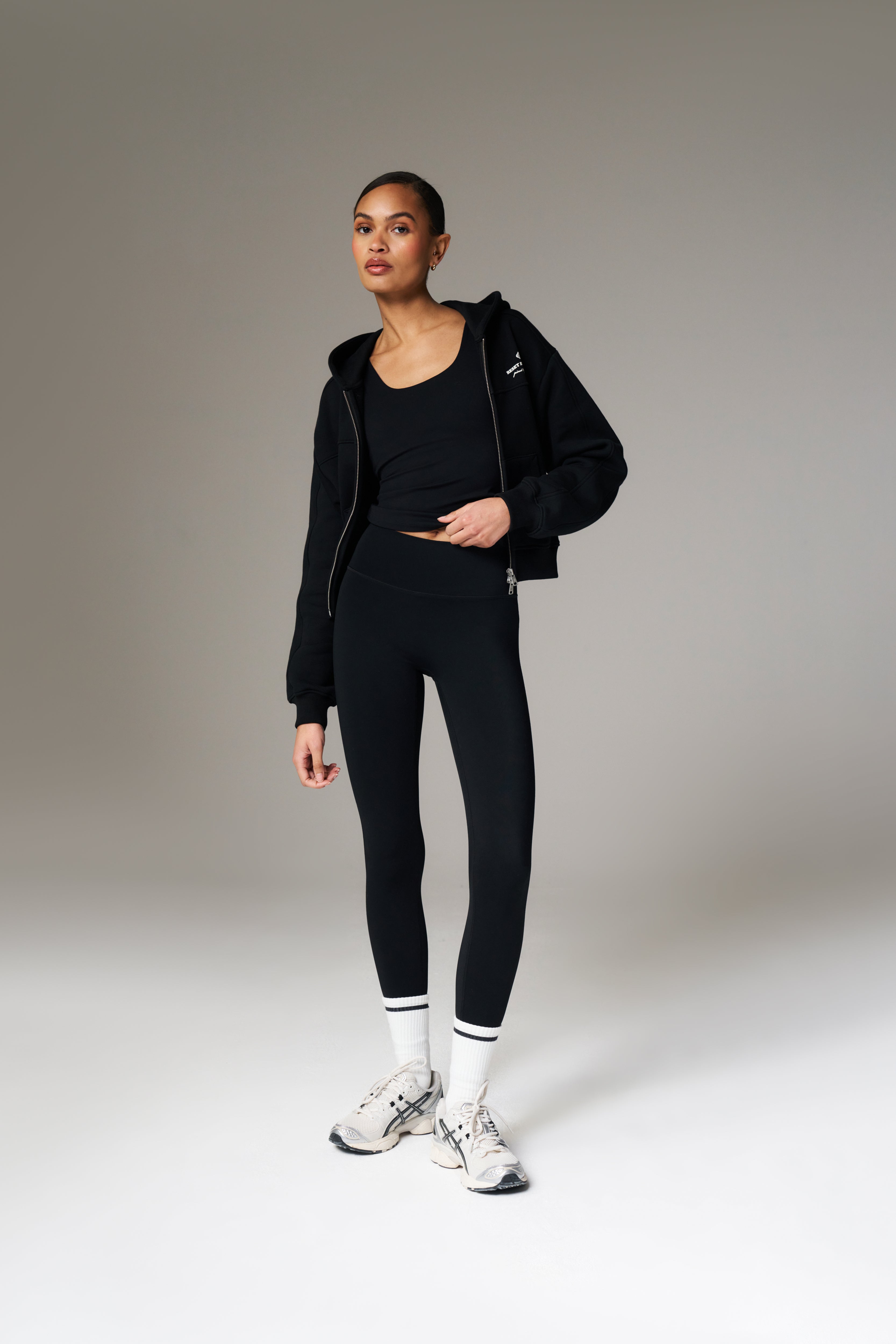 EMBLEM STRETCH SCULPTING LEGGINGS - BLACK
