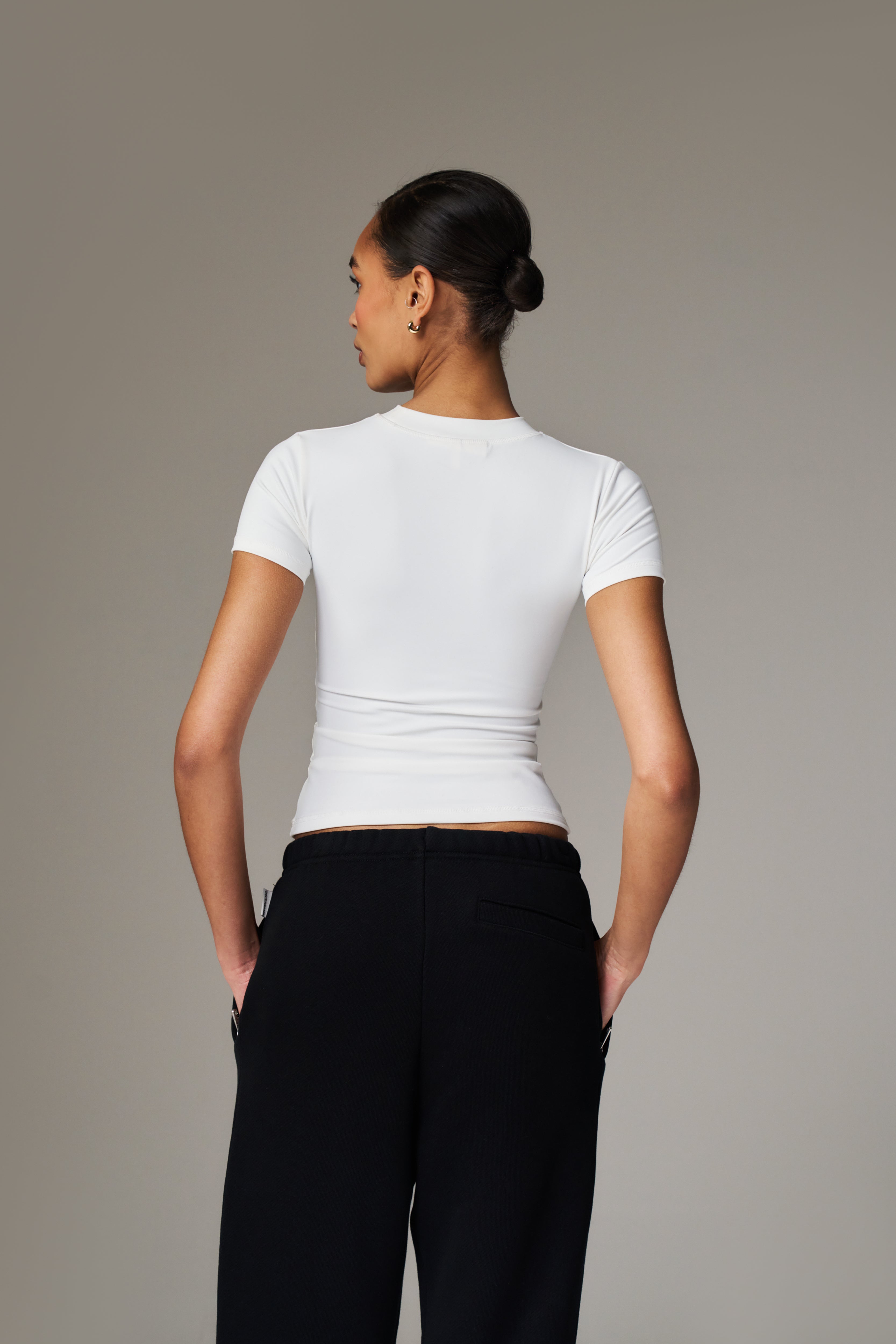 SCULPTING STRETCH EMBLEM BABY TEE - OFF WHITE