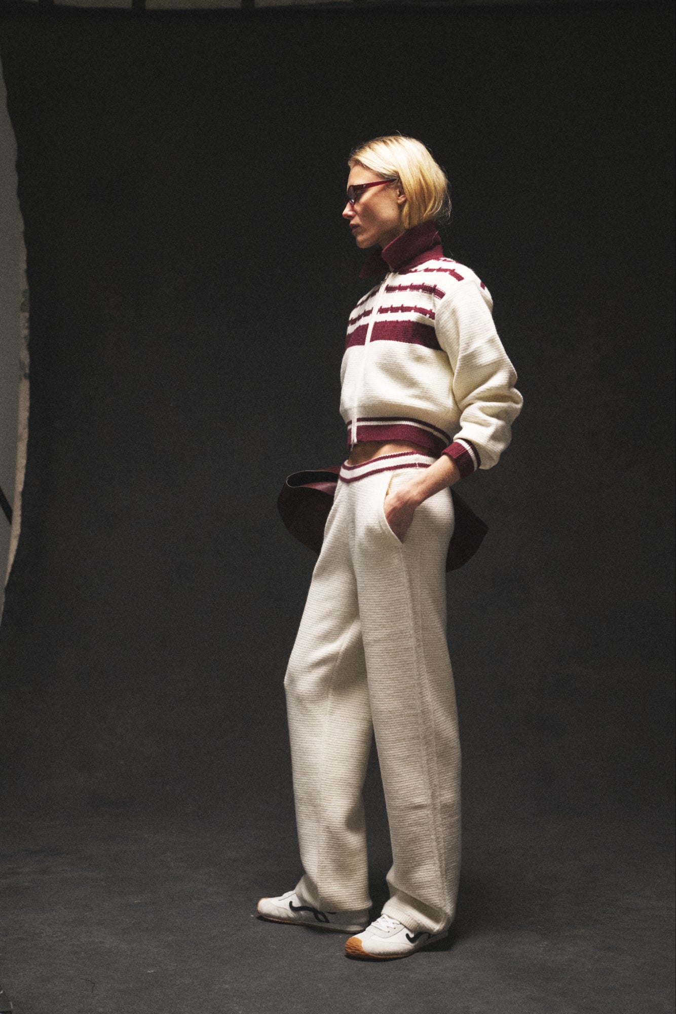 CONTRAST STRIPE KNITTED JOGGERS - OFF WHITE