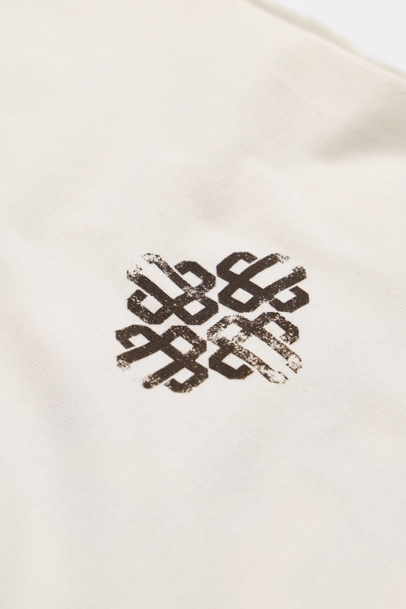 VINTAGE EMBLEM GRAPHIC CUT OFF VEST - OFF WHITE