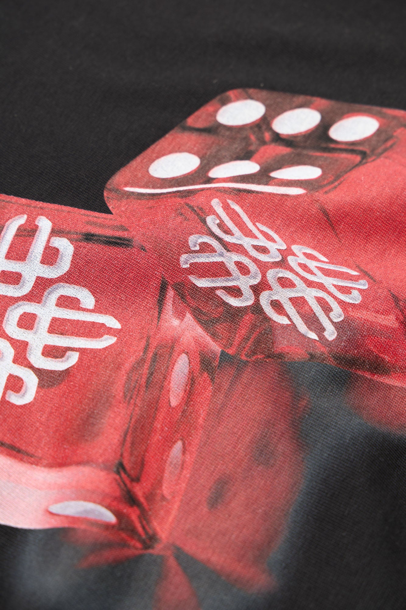 DICE EMBLEM GRAPHIC T-SHIRT - BLACK