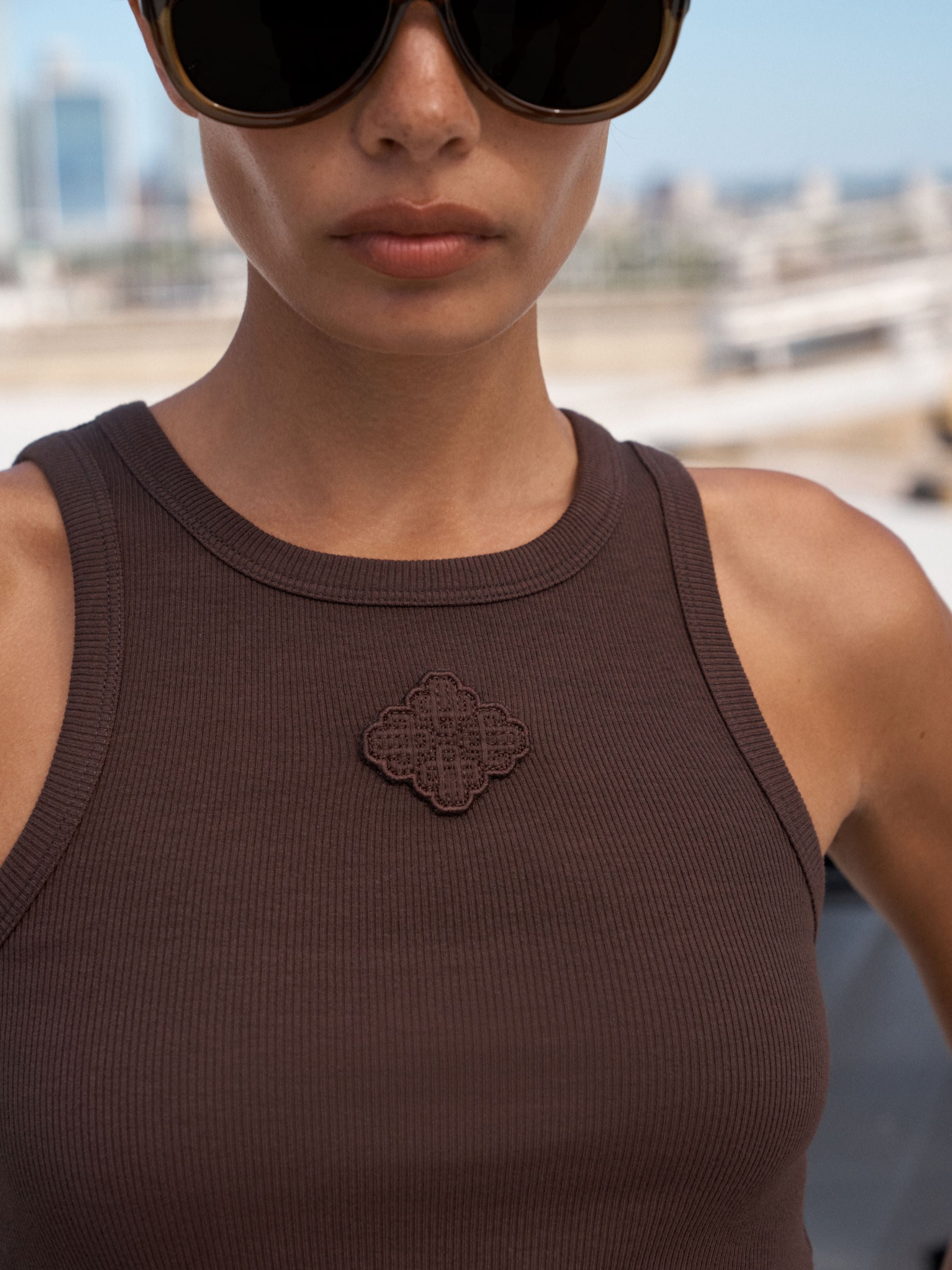 EMBLEM RIB VEST TOP -  BROWN
