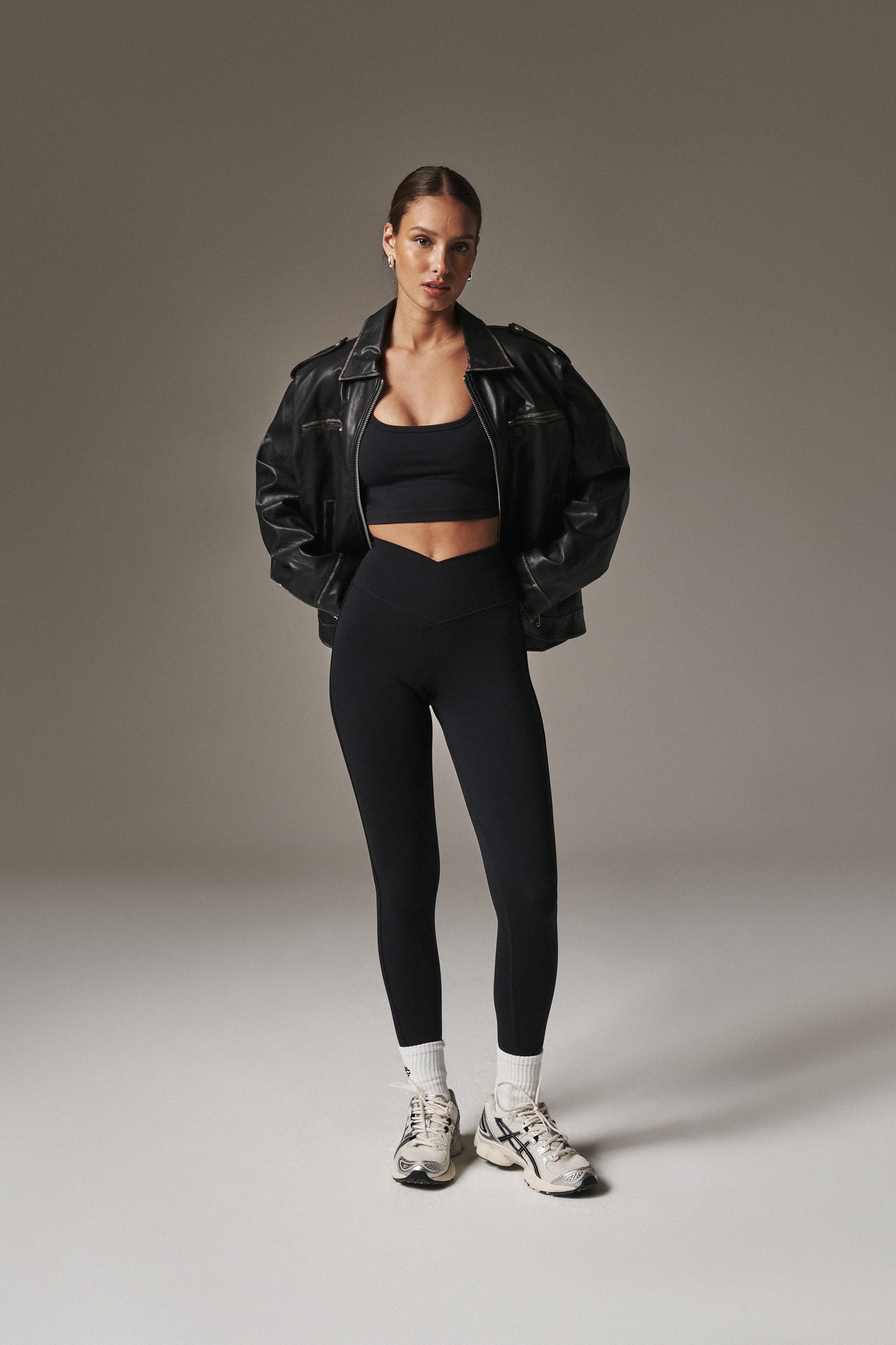 SCULPTING STRETCH CROSSOVER WAISTBAND LEGGINGS - BLACK
