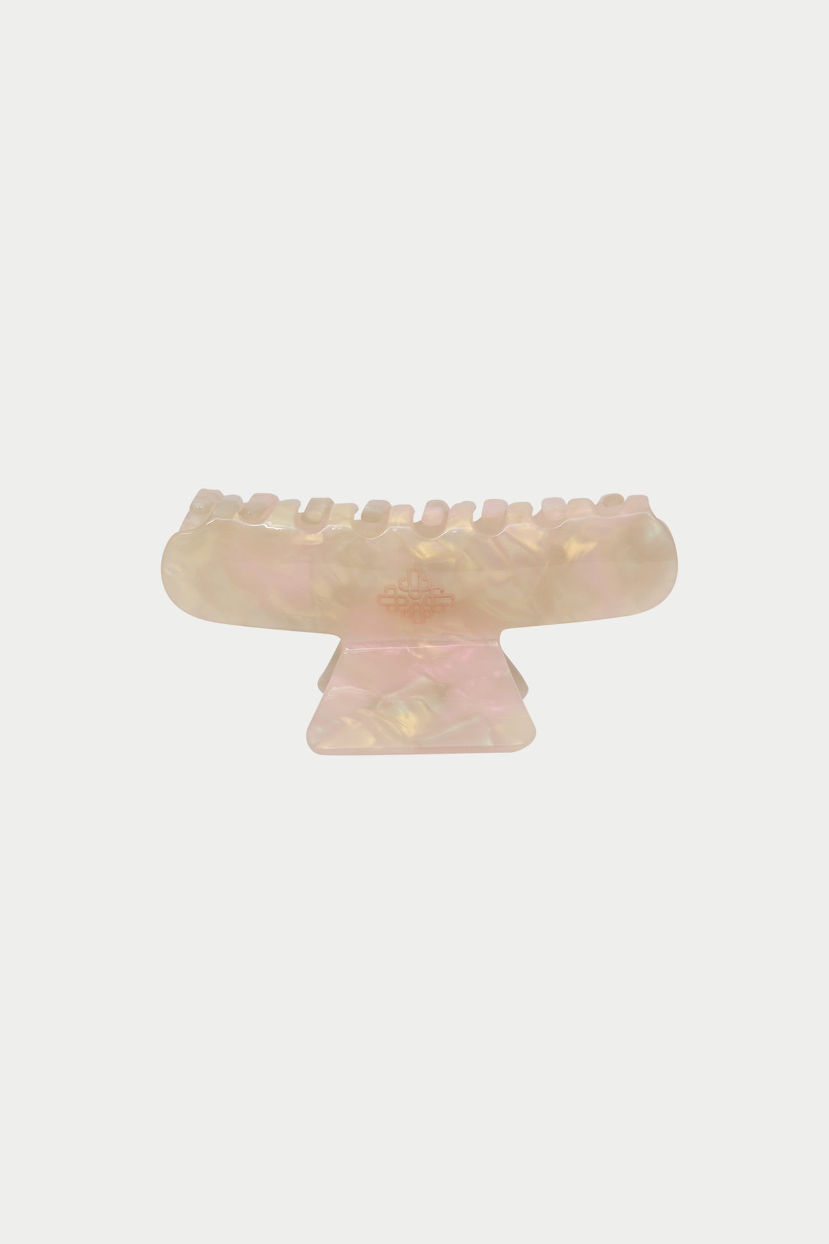 TORTOISESHELL EMBLEM CLAW CLIP - PEARL