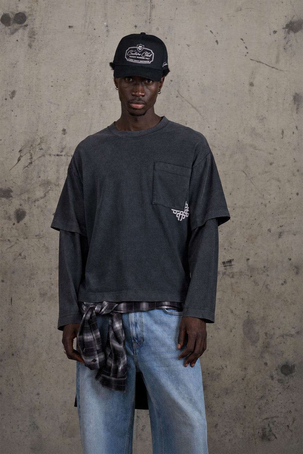 WASHED DOUBLE LAYER EMBLEM LONG SLEEVE T-SHIRT - BLACK