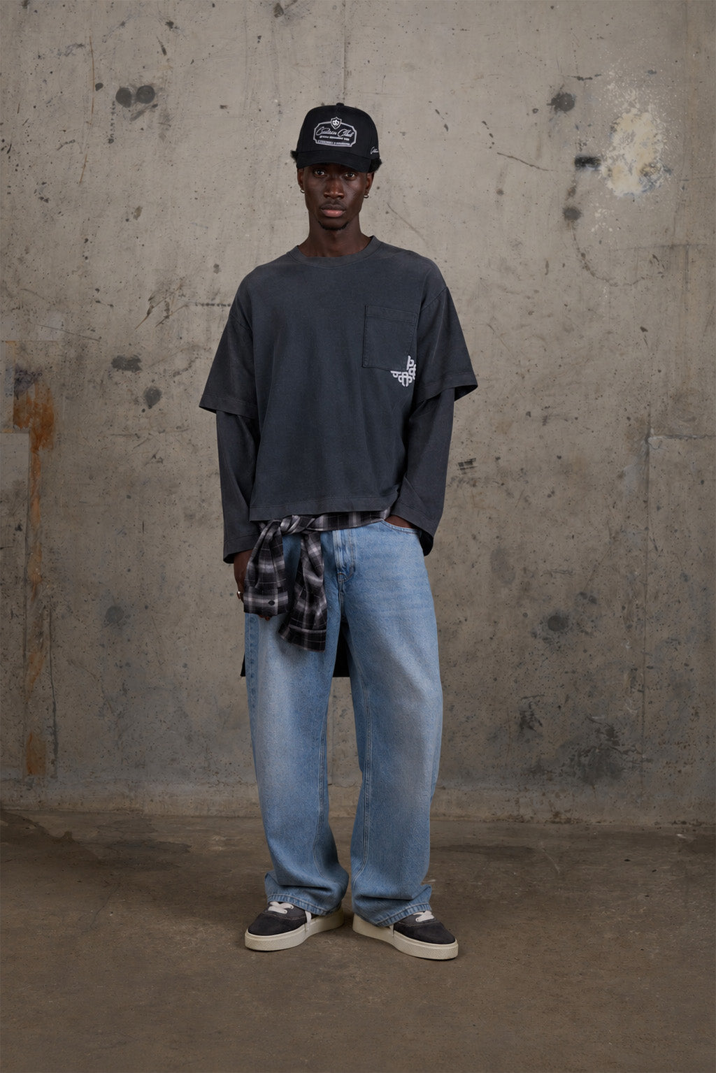 WASHED DOUBLE LAYER EMBLEM LONG SLEEVE T-SHIRT - BLACK