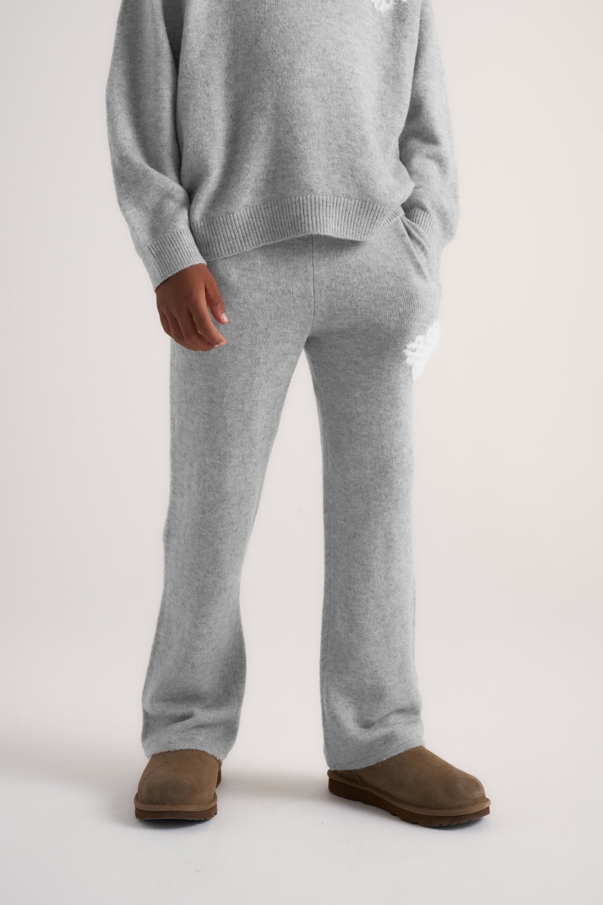 JUNIORS EMBLEM FLUFFY KNIT JOGGERS - GREY MARL
