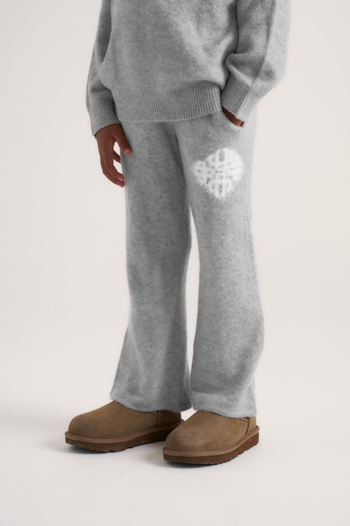 KIDS EMBLEM FLUFFY KNIT JOGGERS - GREY MARL
