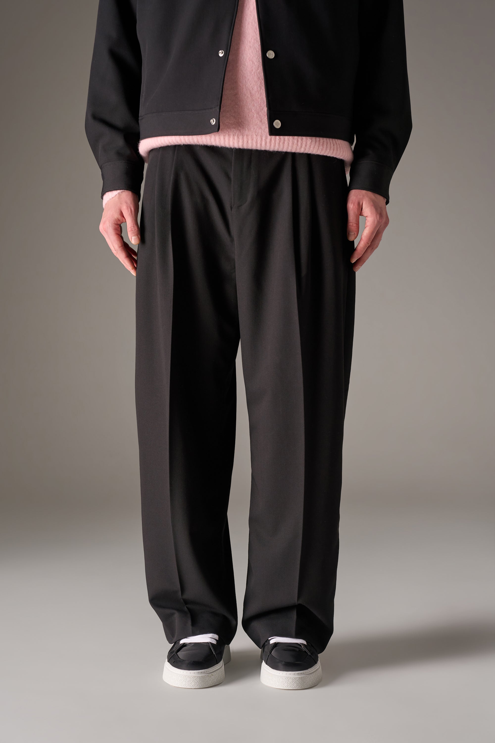 BARREL LEG TAILORED TROUSERS - BLACK