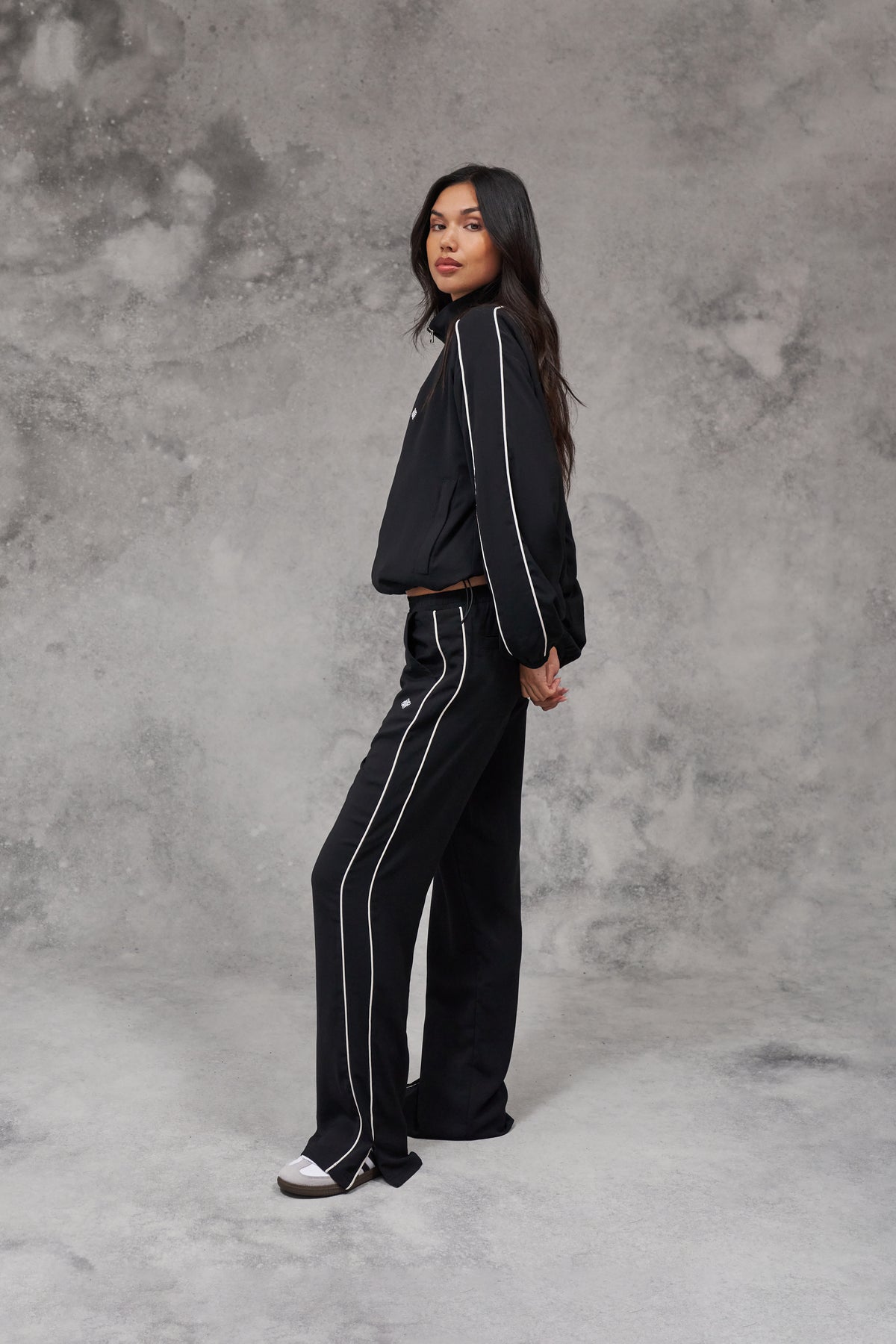 EMBLEM PIPED STRAIGHT LEG JOGGERS - BLACK