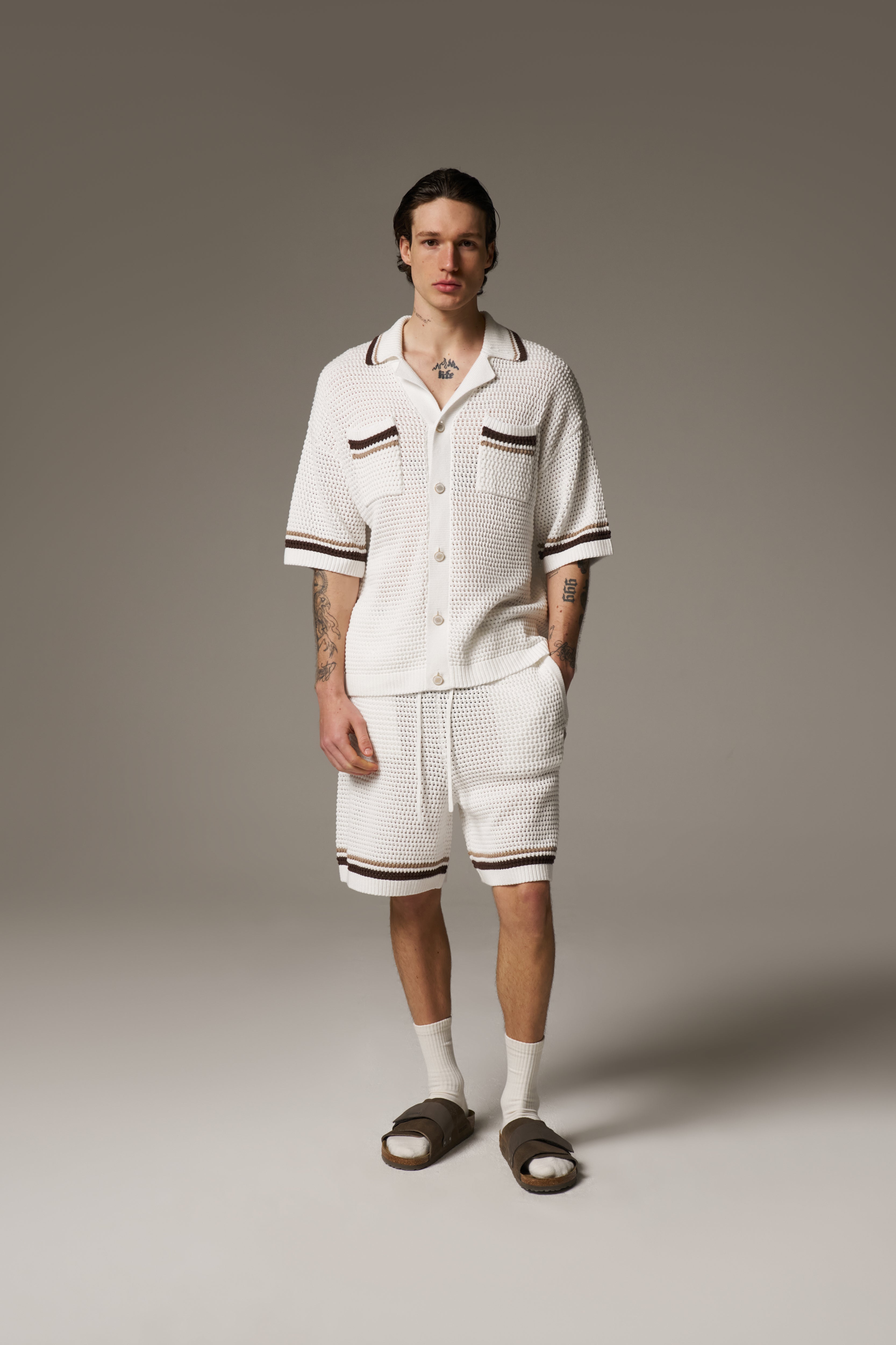 CROCHET KNITTED STRIPE SHORTS - WHITE/BROWN