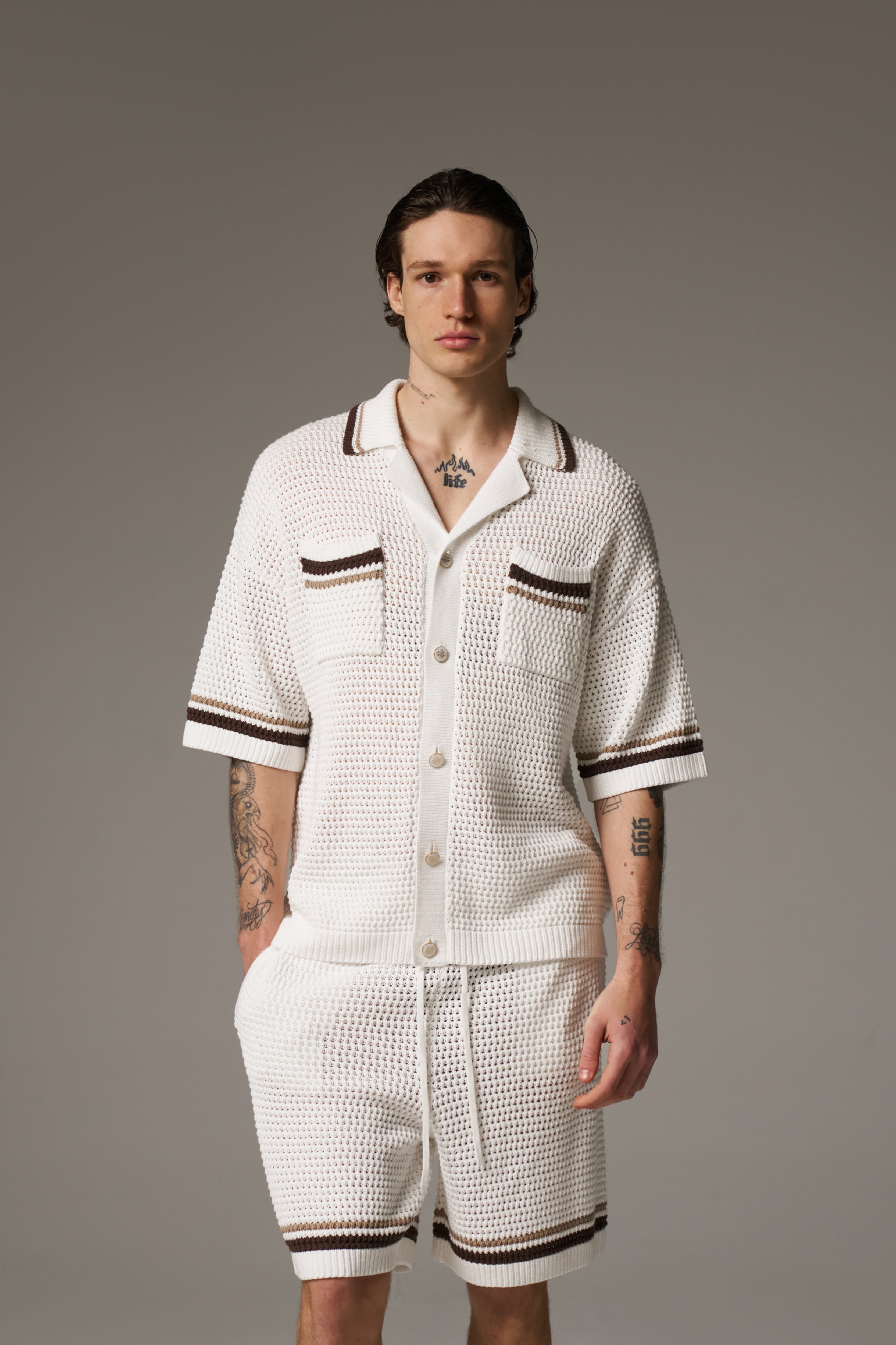 CROCHET KNITTED STRIPE SHORTS - WHITE/BROWN