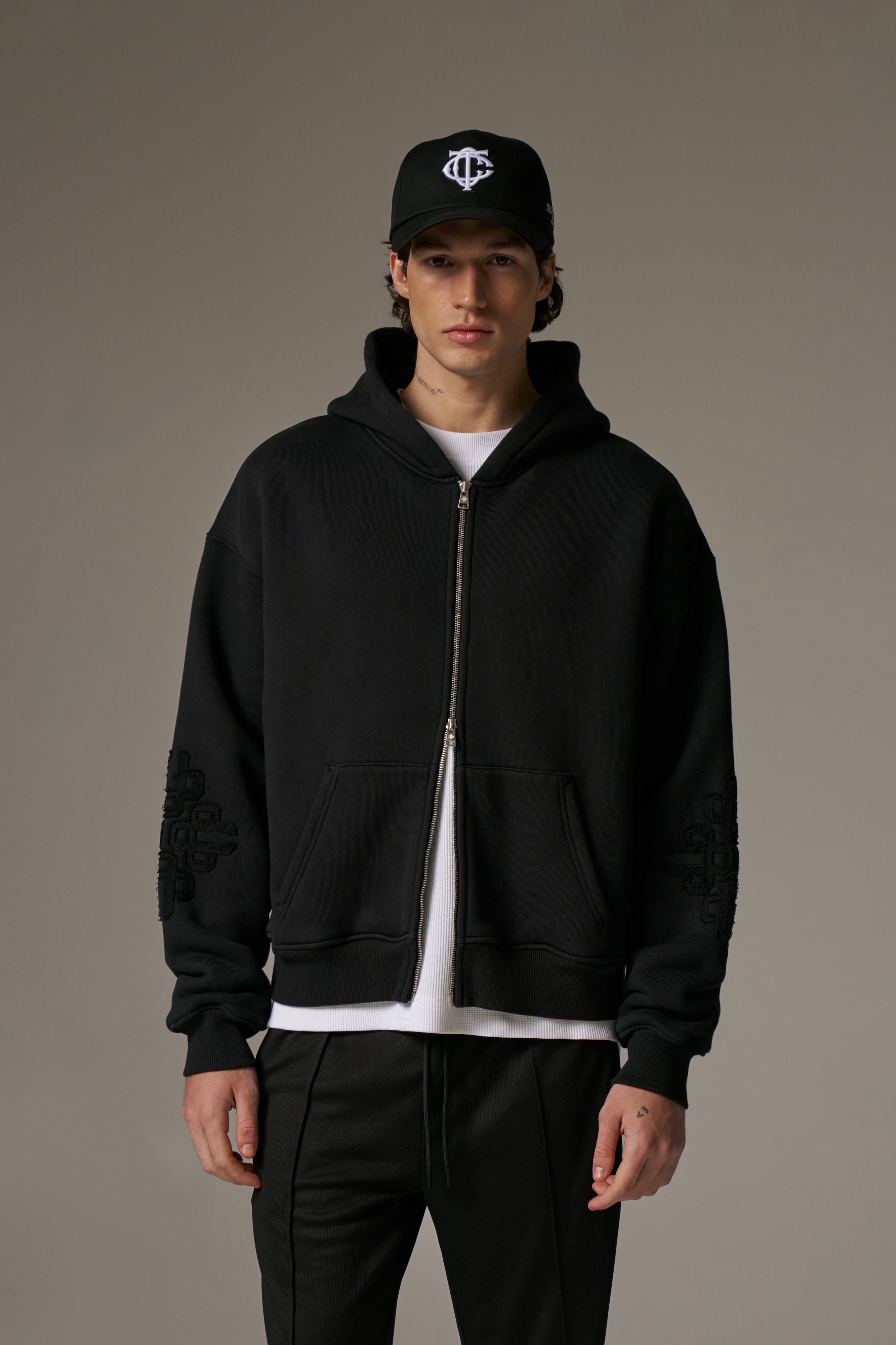 EMBLEM APPLIQUE ZIP THROUGH HOODIE - BLACK
