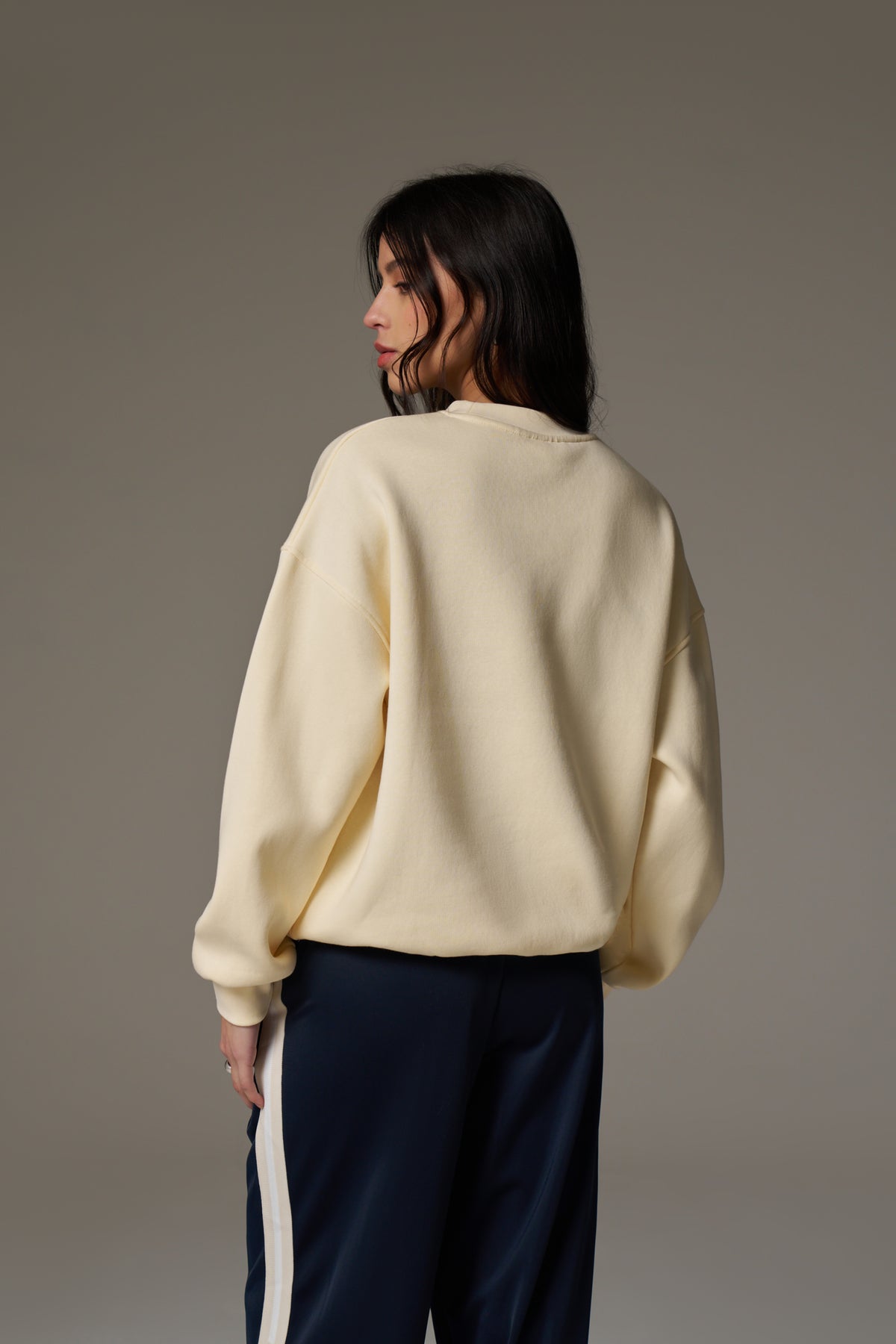 EMBLEM EMBROIDERED SWEATSHIRT - BUTTERMILK